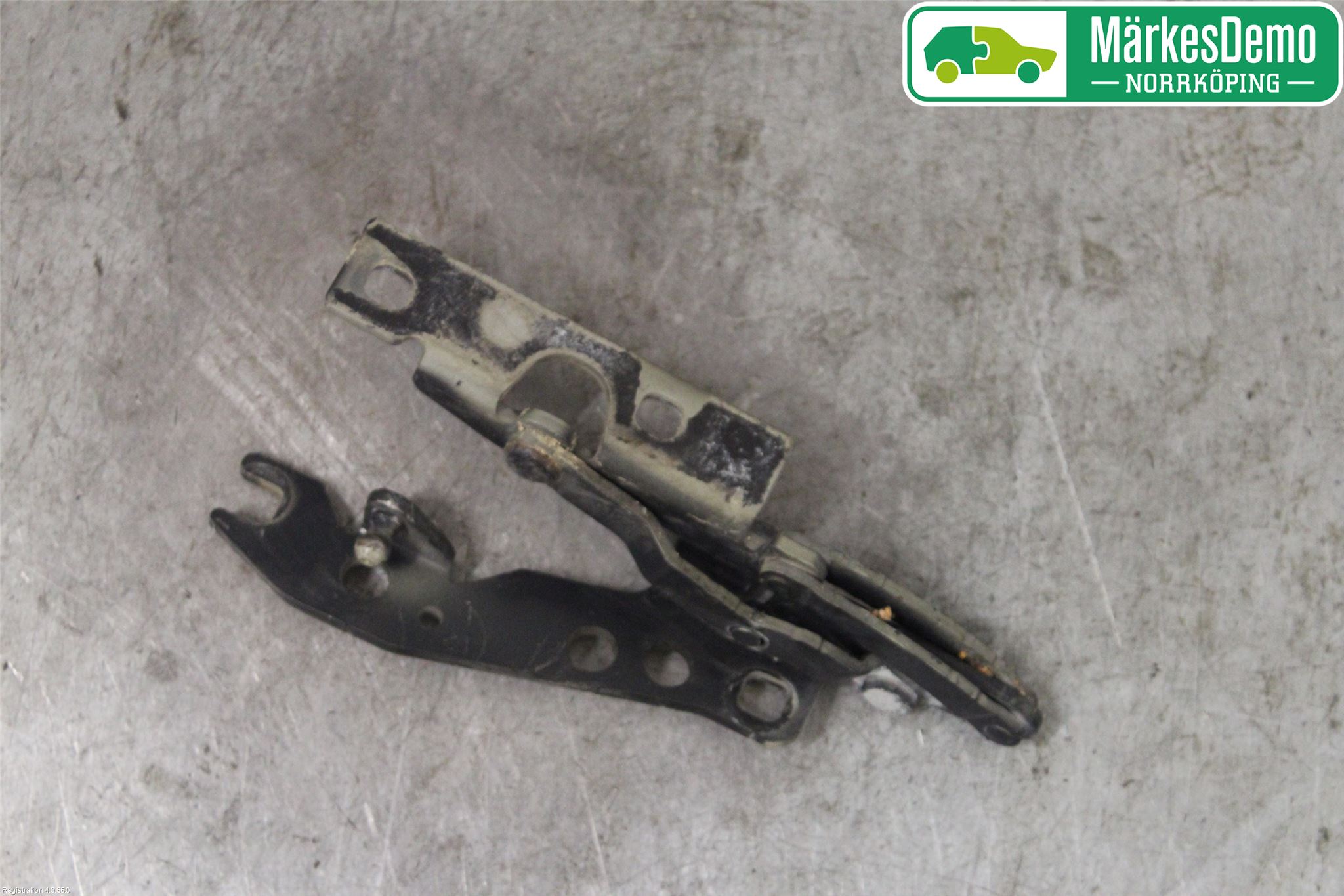 BMW X5 E53     99-06 Huvgångjärn