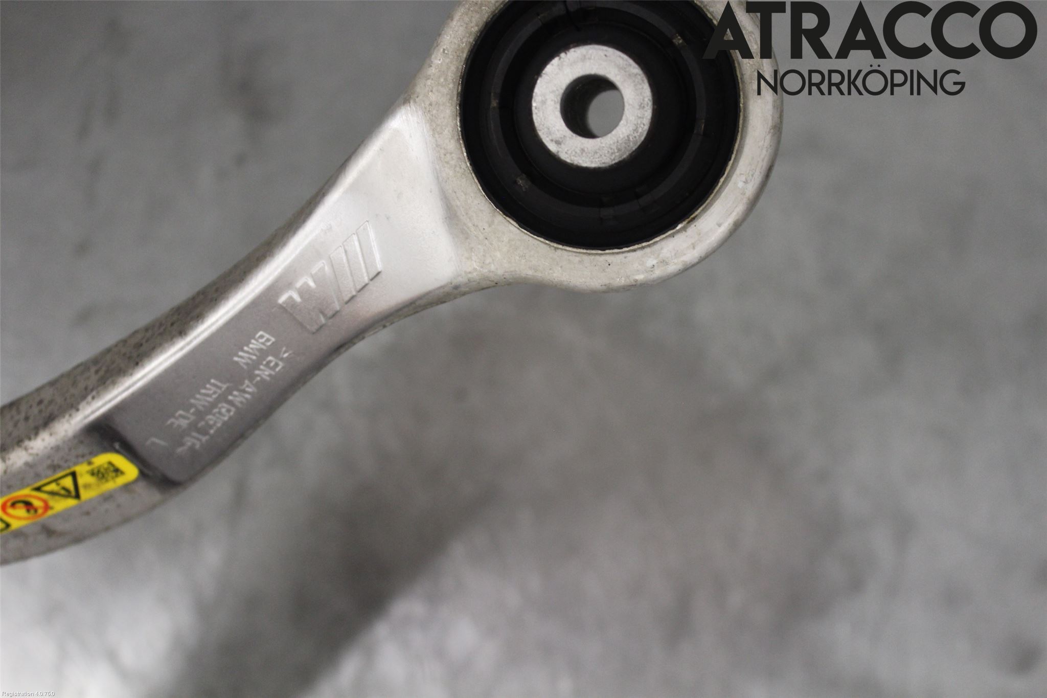BMW 5 F10/F11/F18 09-17 Bärarm Fram Undre Vä