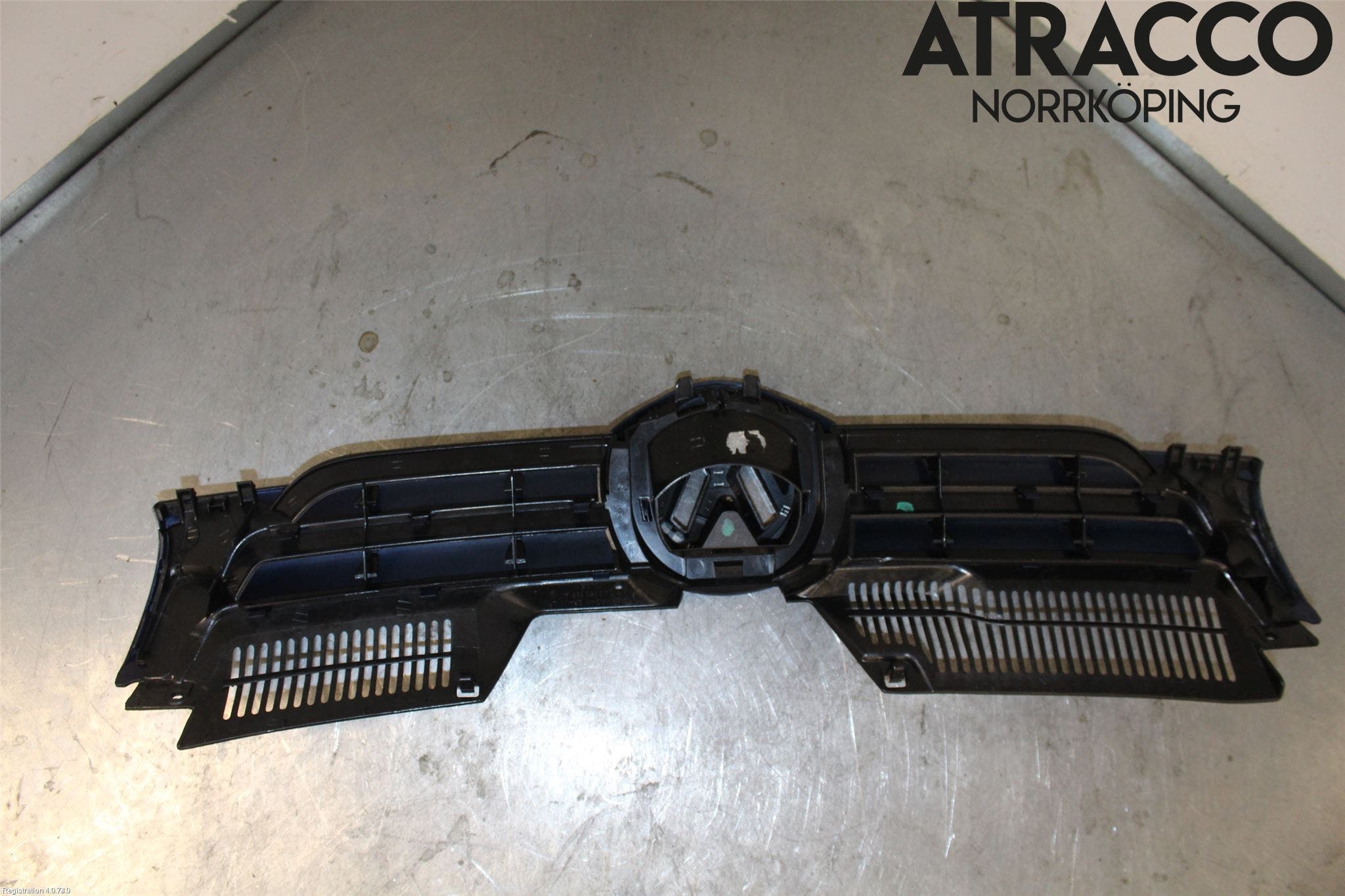 Volkswagen VW GOLF V 04-09 Grill Komp