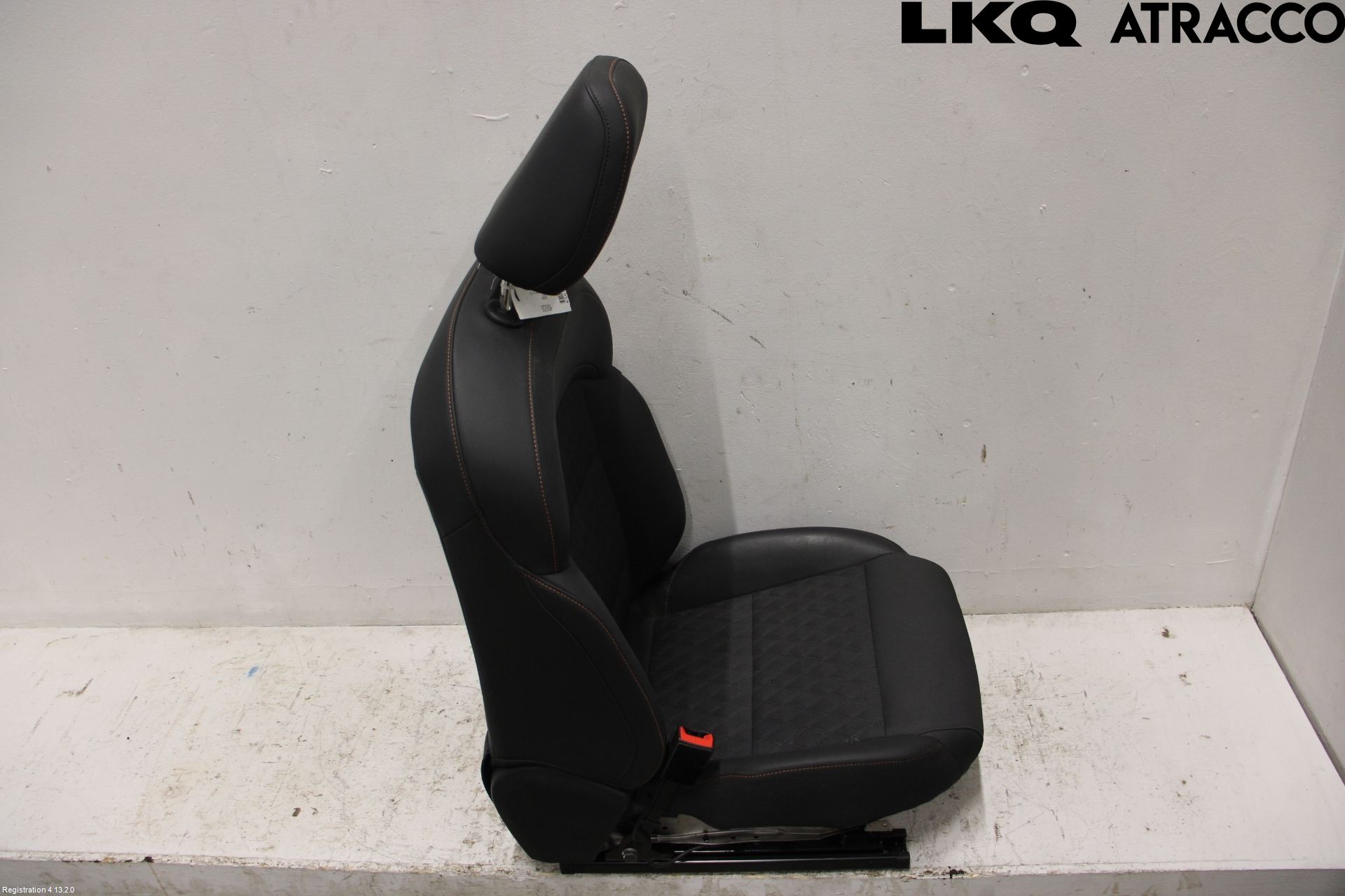 MG 3 HYBRID+ 25- Inredning Stol Fram Vä