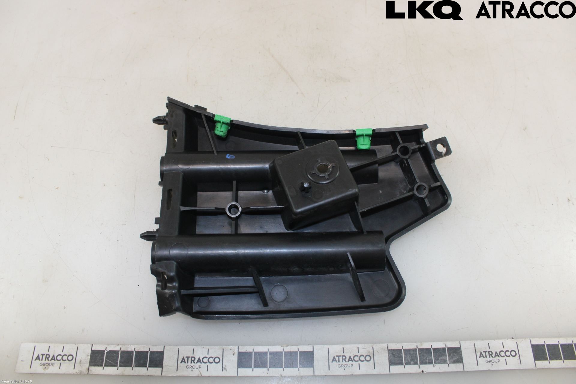 Volvo V60 11-13 Stötfångarfäste Fram Hö
