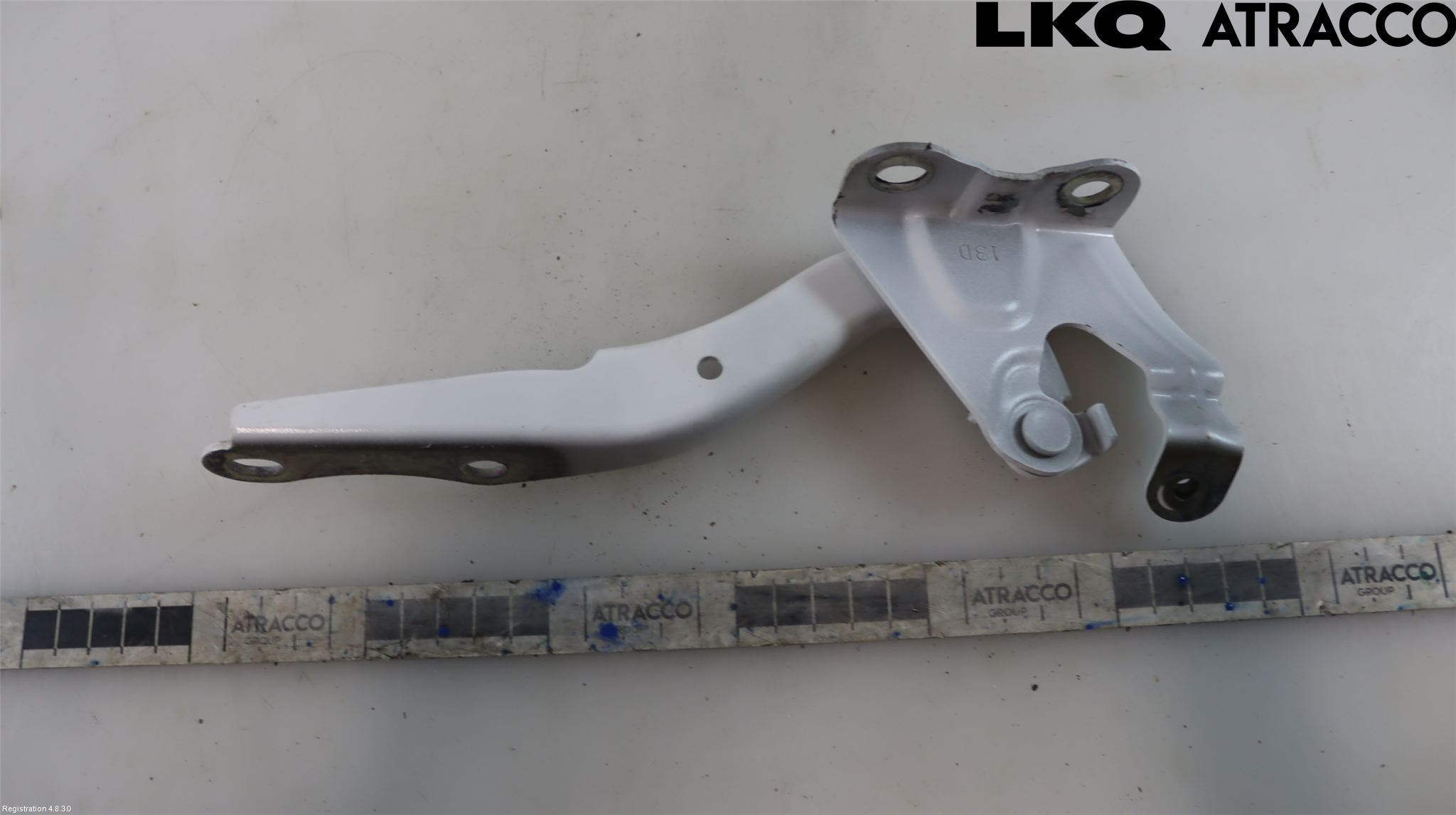 Toyota AVENSIS 09-15 Huvgångjärn