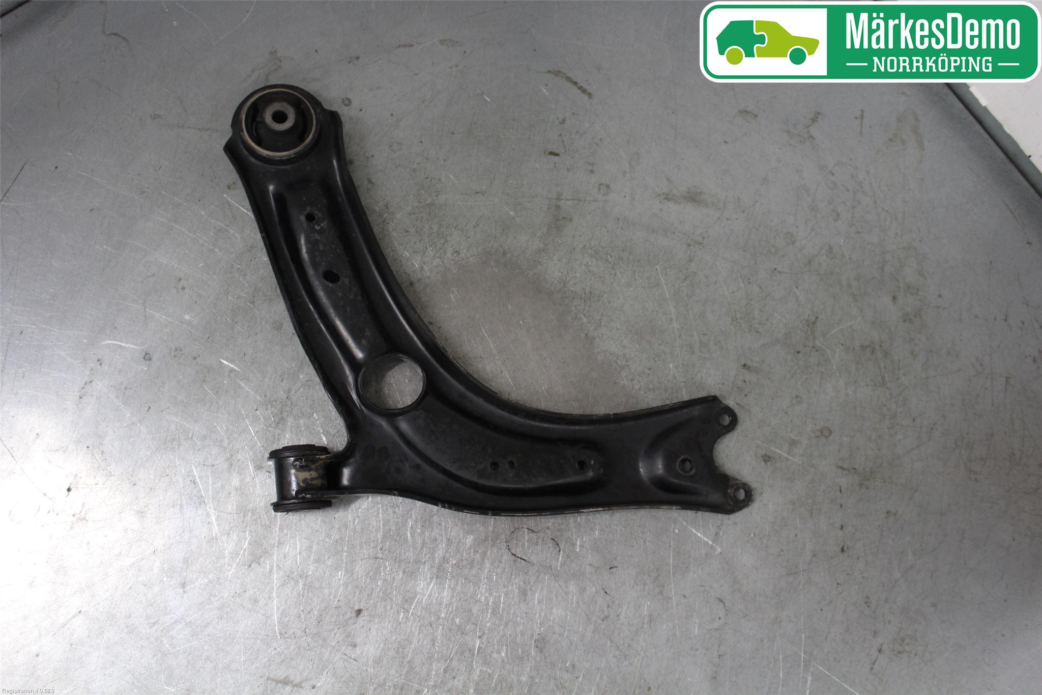 Volkswagen VW TIGUAN 16-24 Bärarm Fram Undre Hö