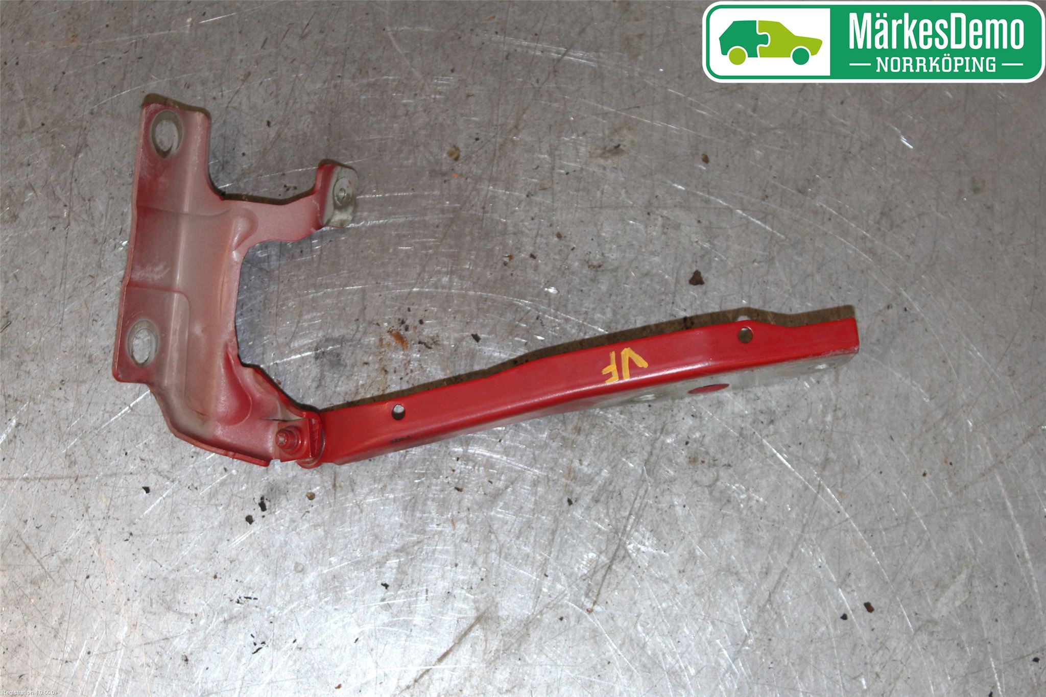 Volvo V50 04-07 Huvgångjärn