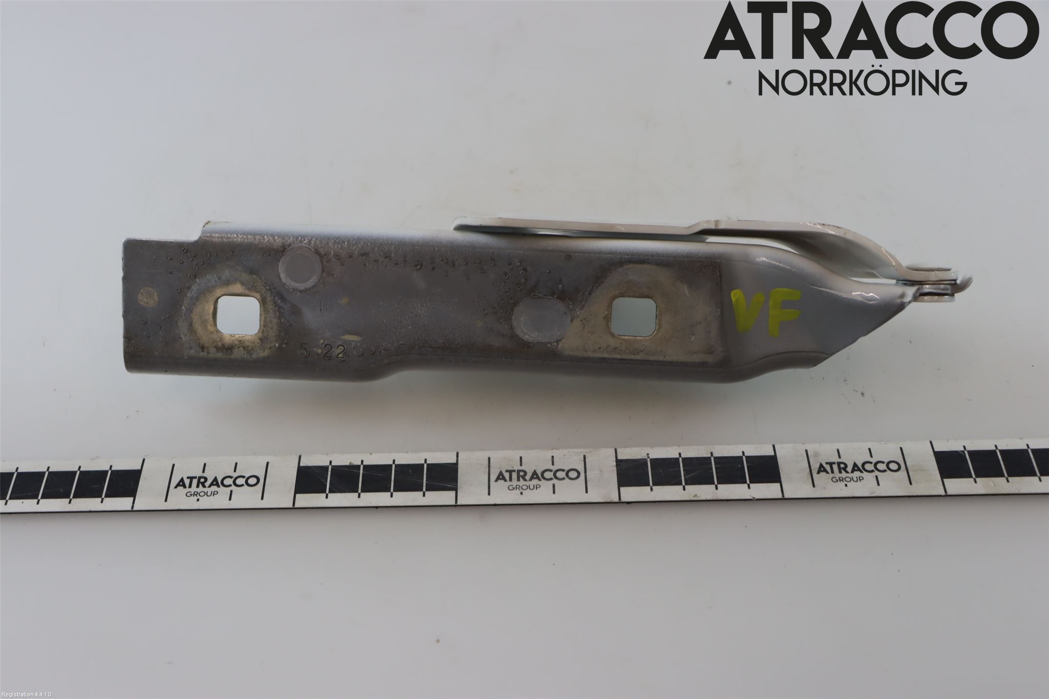 Audi A1 19- Huvgångjärn