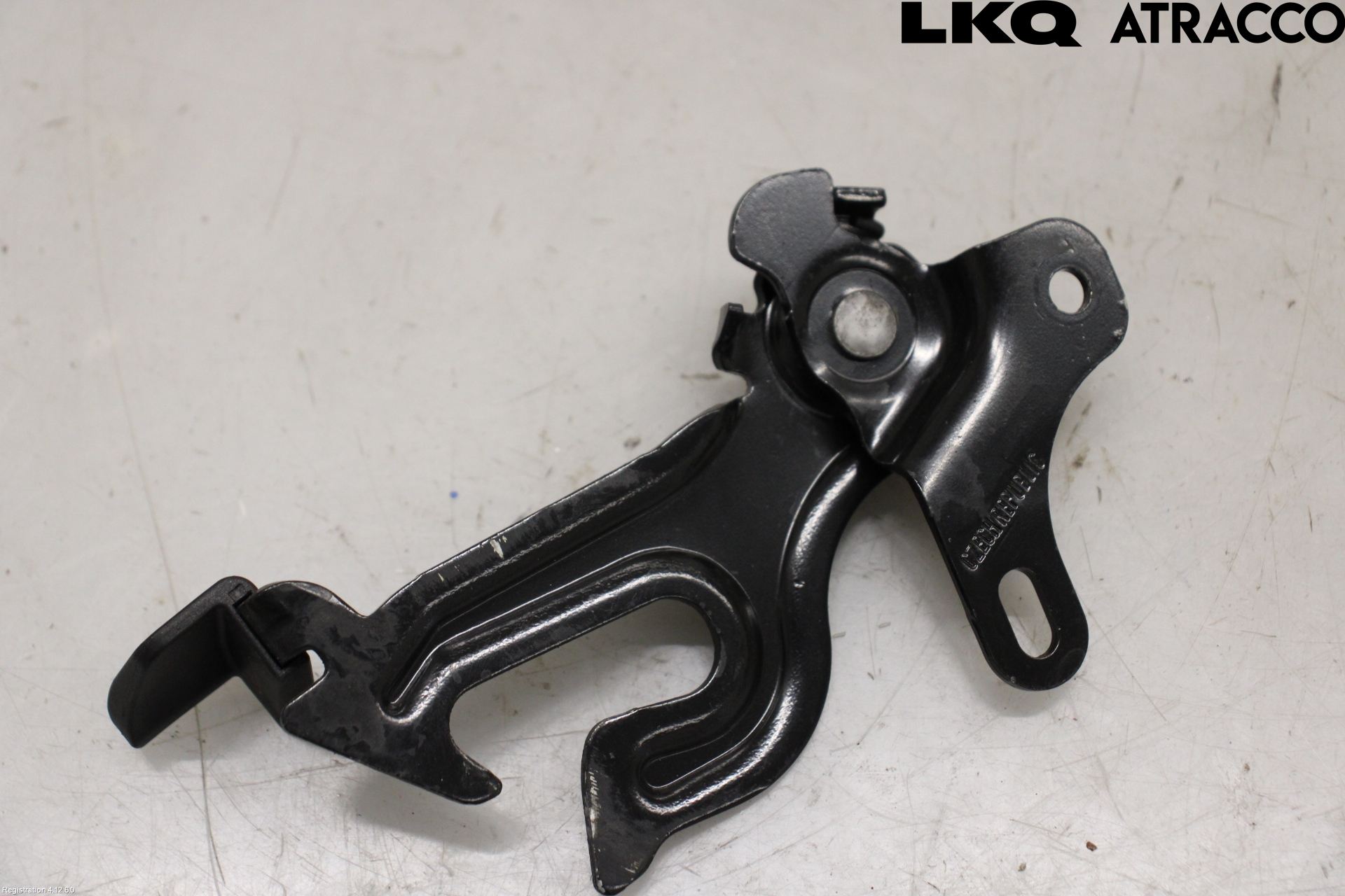 Volvo V40 12-19 Huv Spärr