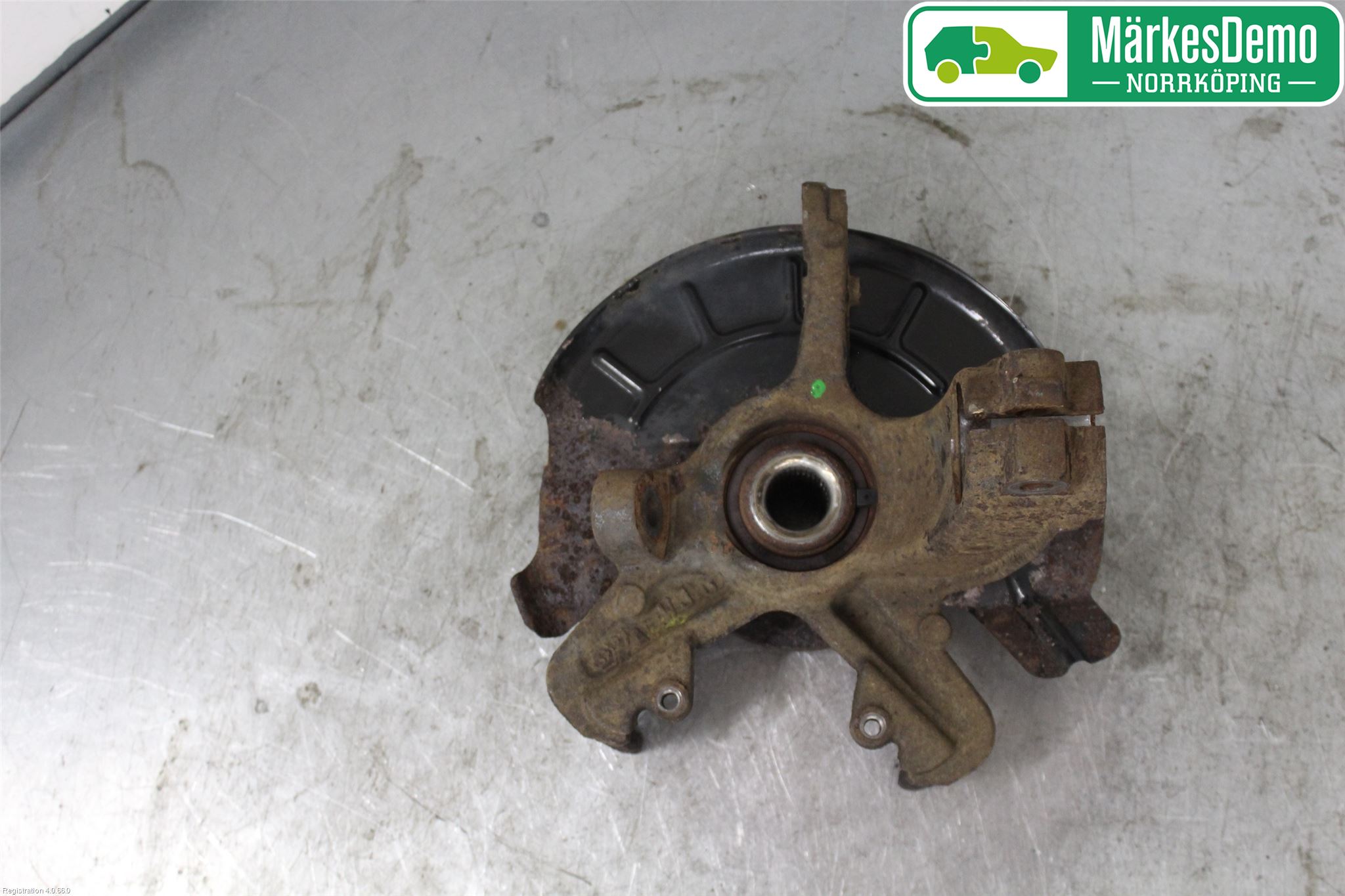 Volkswagen VW POLO 10-17 Styrspindel Lagerhus Vä