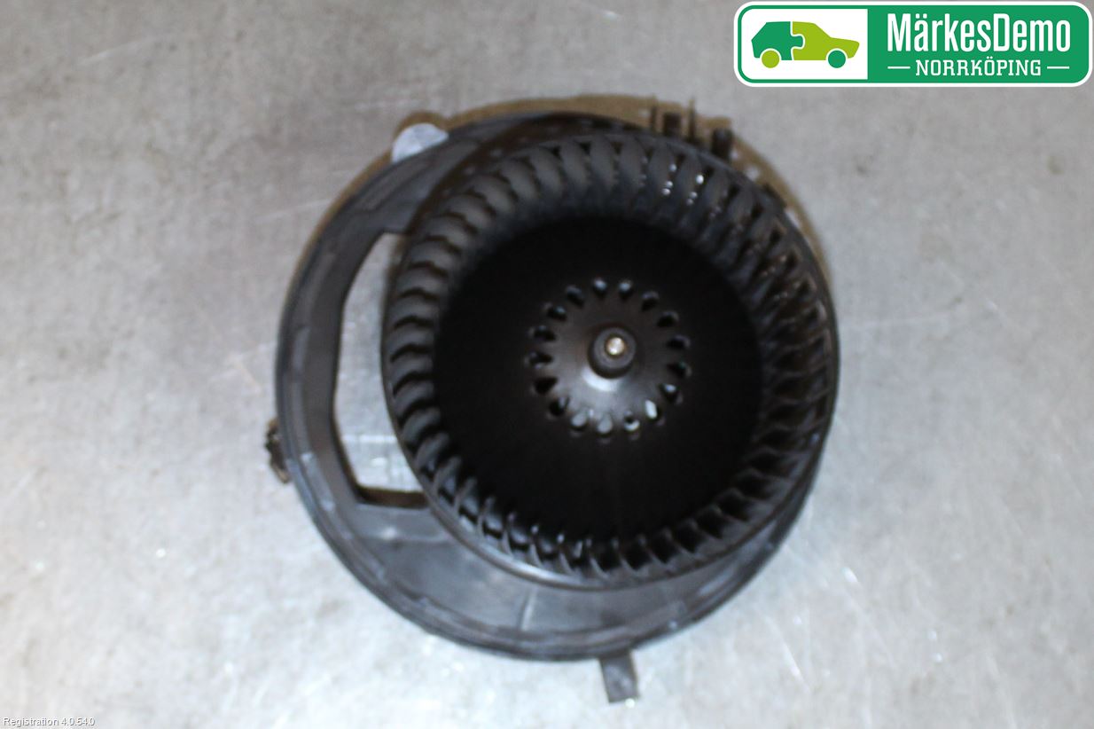 Volkswagen VW PASSAT 15-19 Värmefläkt