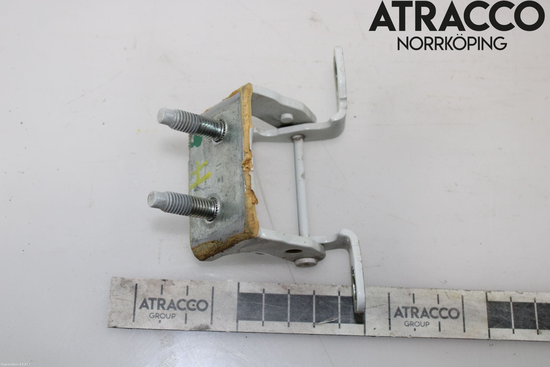 Volvo V60 11-13 Bakluckegångjärn Hö