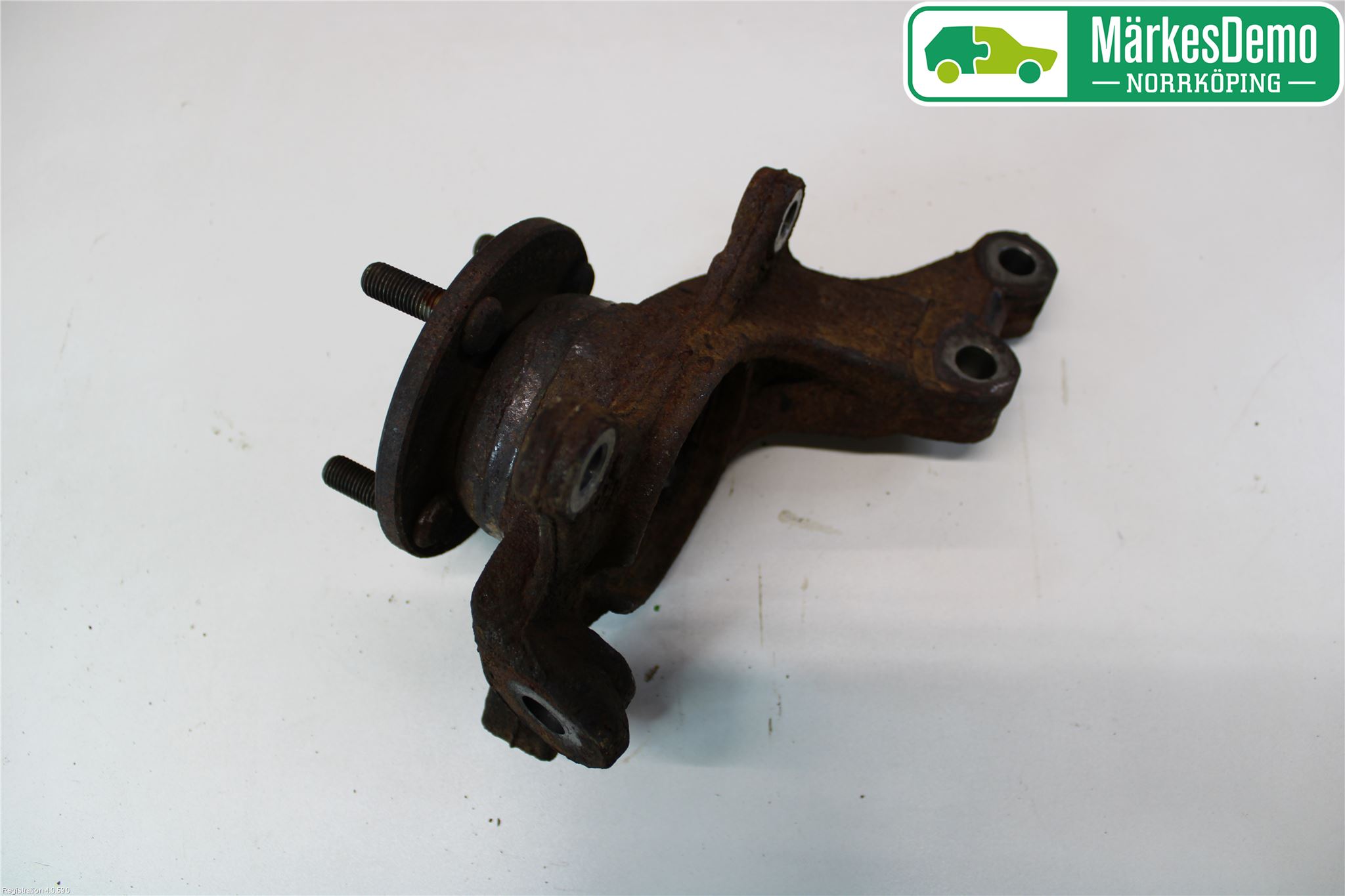 Toyota iQ Styrspindel Lagerhus Hö