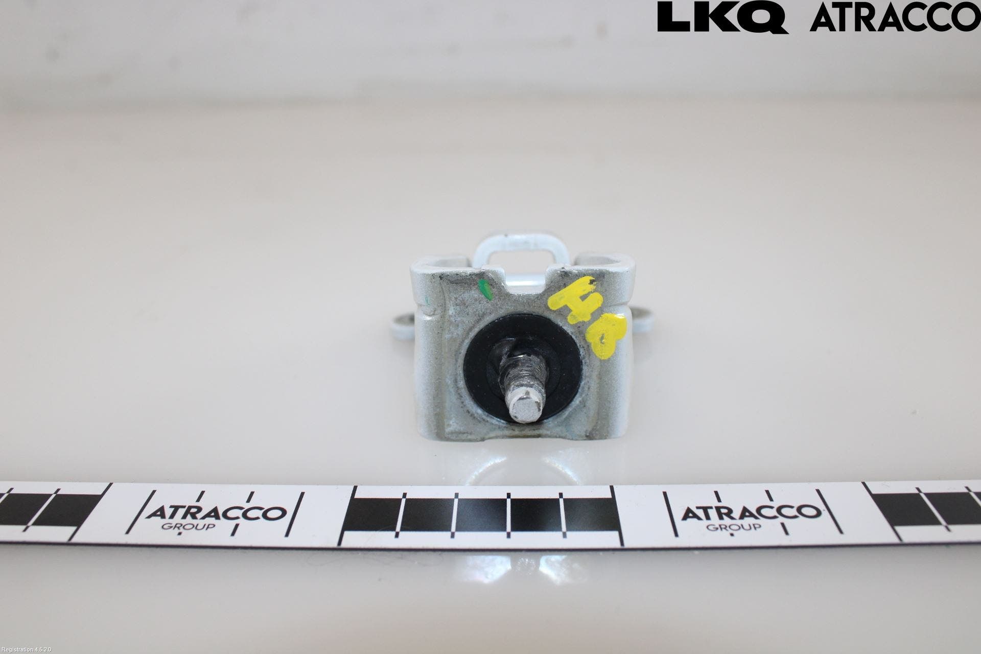 Skoda SCALA 19- Bakluckegångjärn Hö