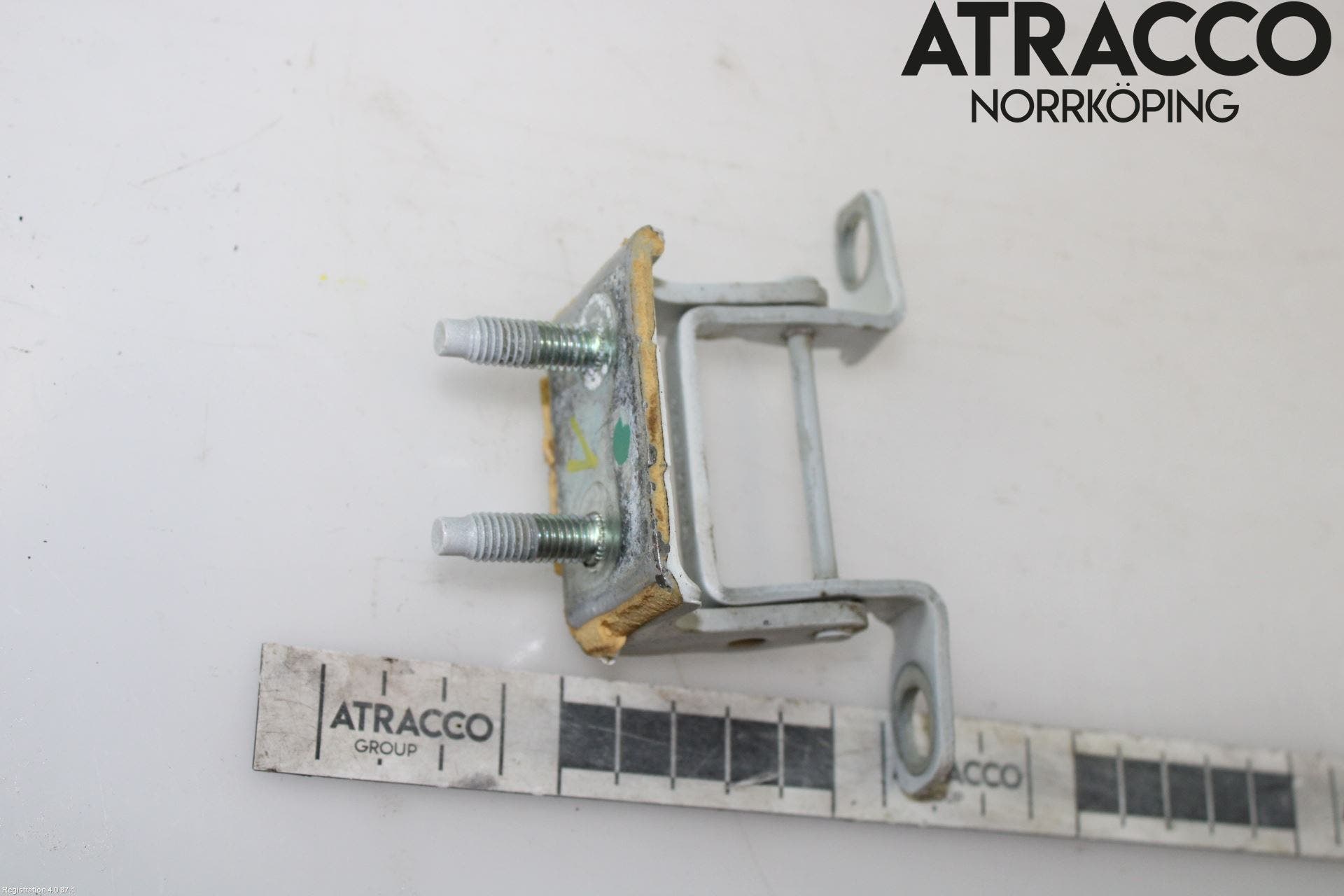 Volvo V60 11-13 Bakluckegångjärn Vä