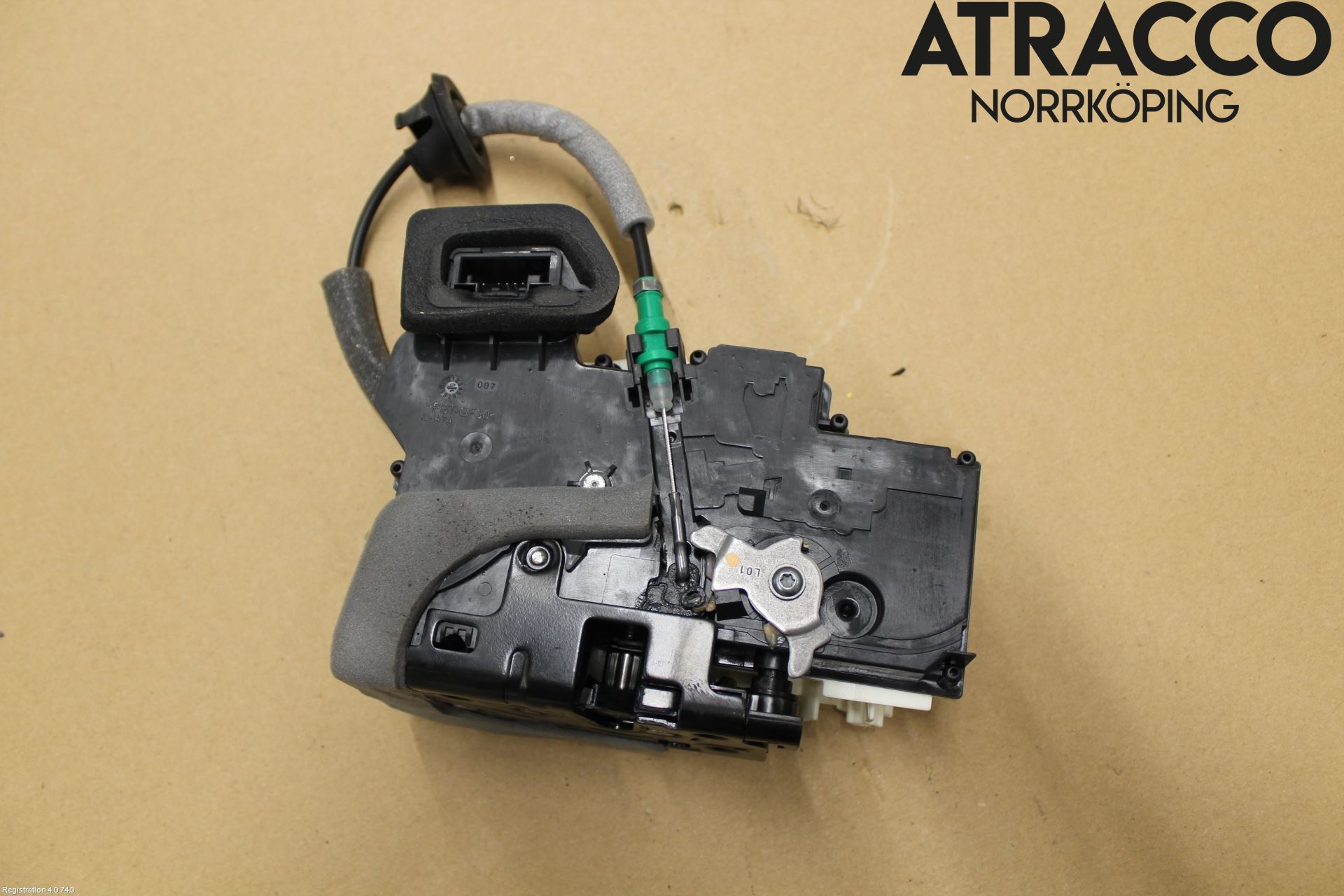 Audi A6 F2/C8 19- Låskista-Dörrlås