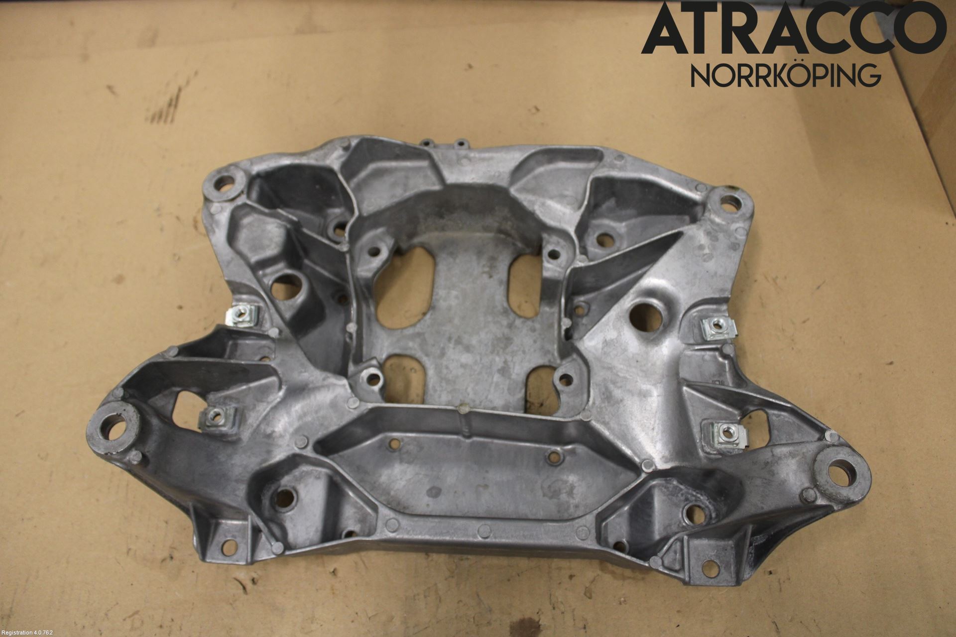 Audi A6 F2/C8 19- Motorbalk