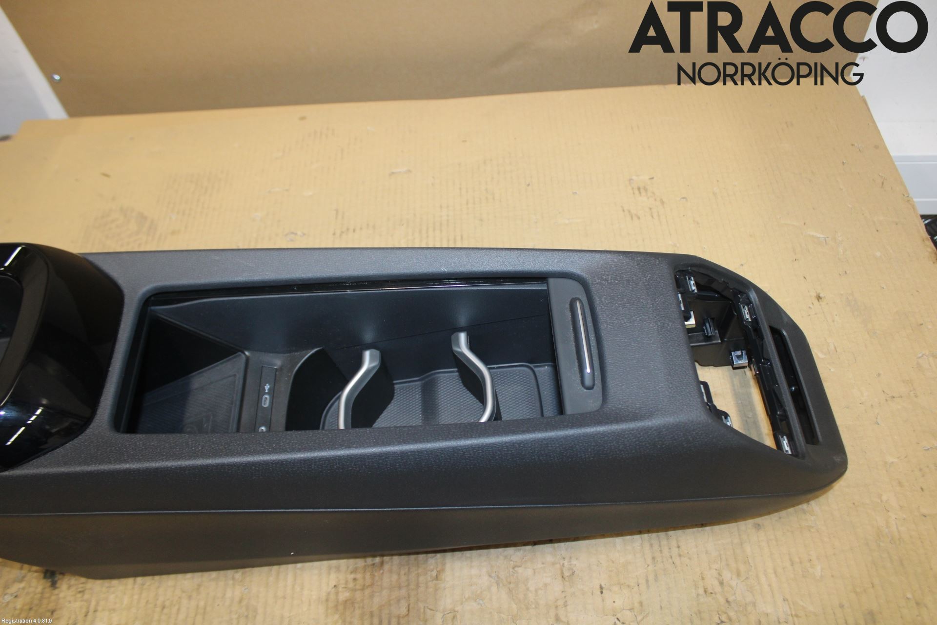 Volkswagen VW ID.4 21- Instrumentkonsoll Mitt