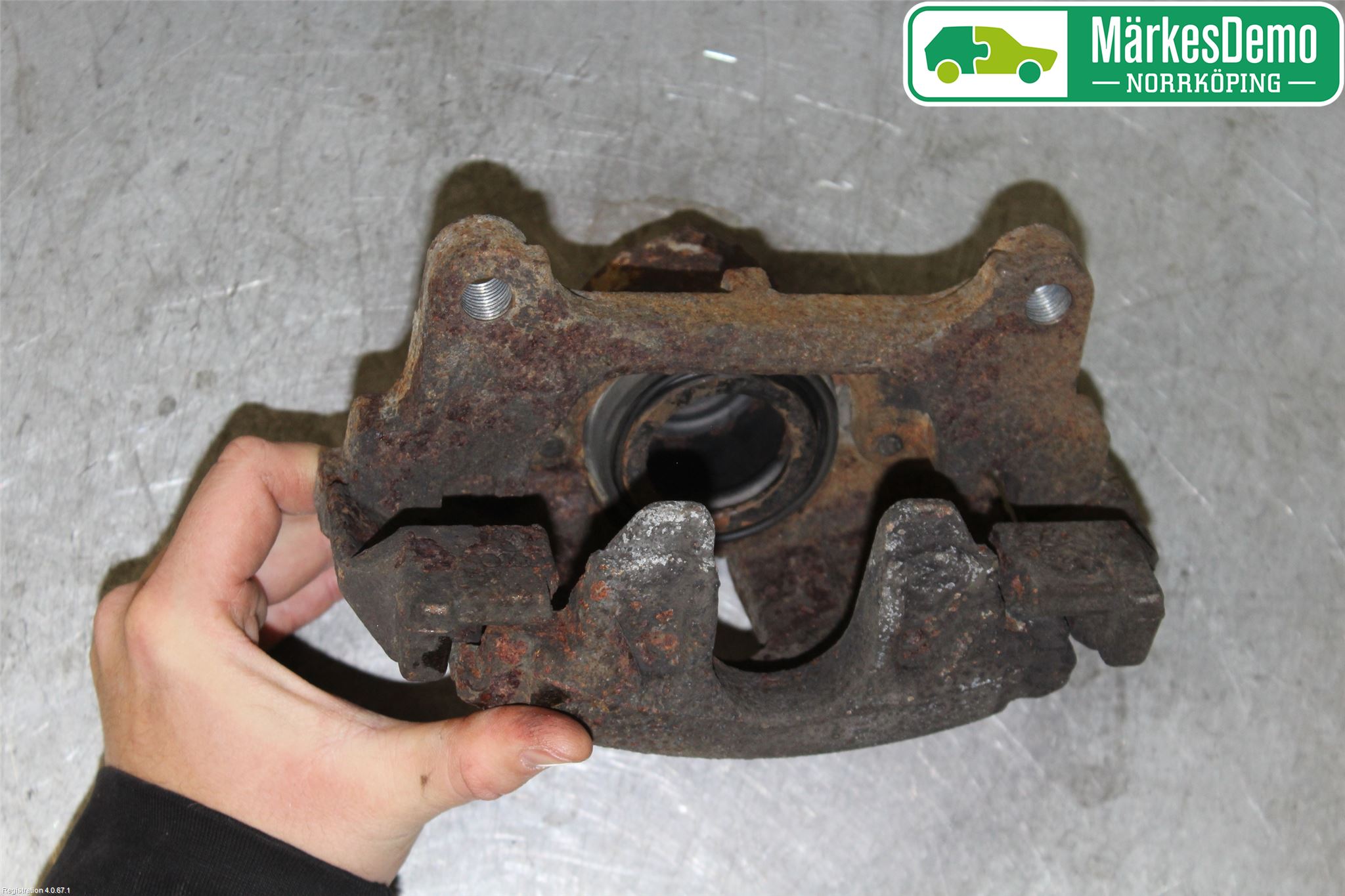 Volkswagen VW PASSAT 11-14 Bromsok Fram Höger