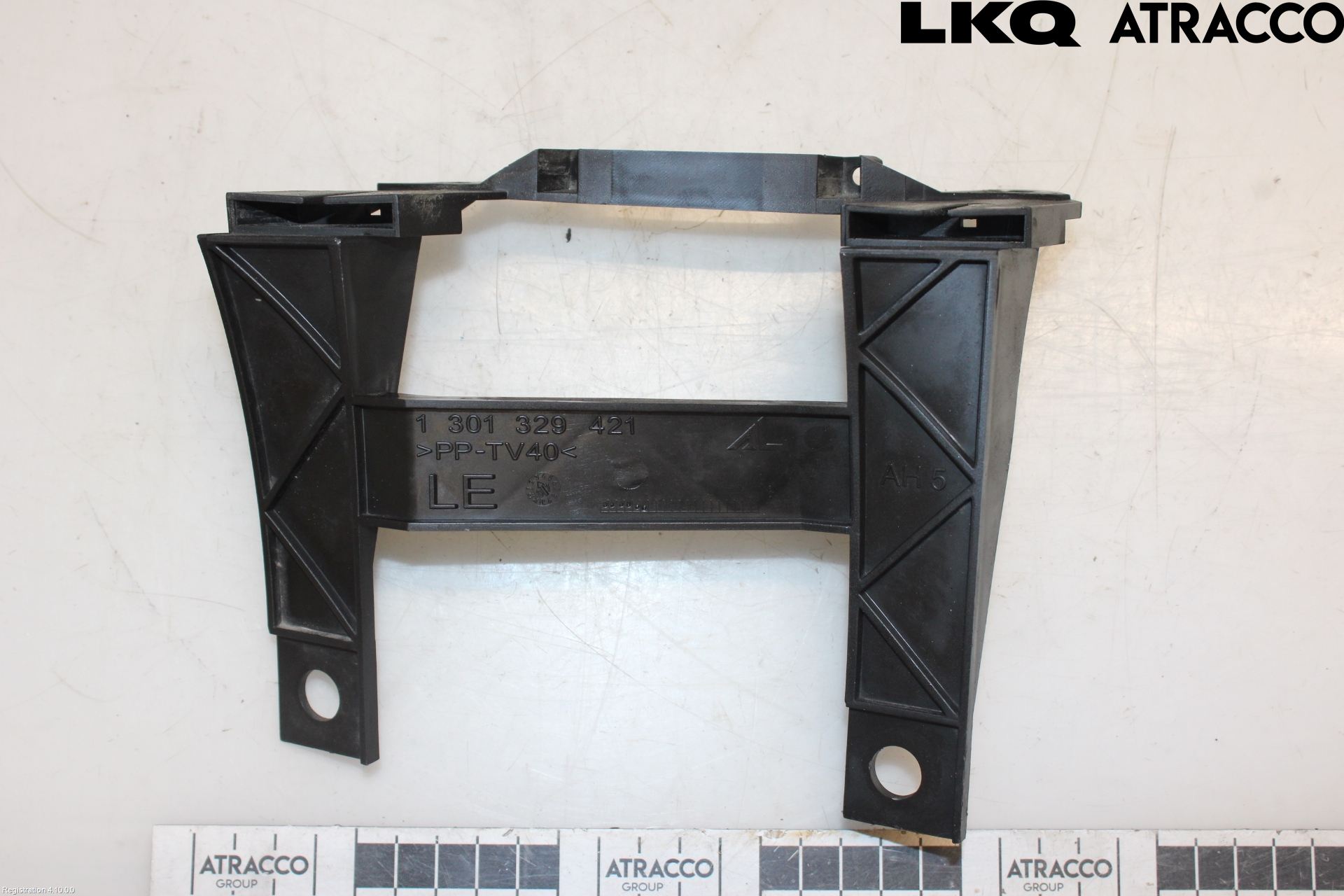 Volkswagen VW TRANSP/CARAVELLE (T5) 04-15 Strålkast Fästsarg