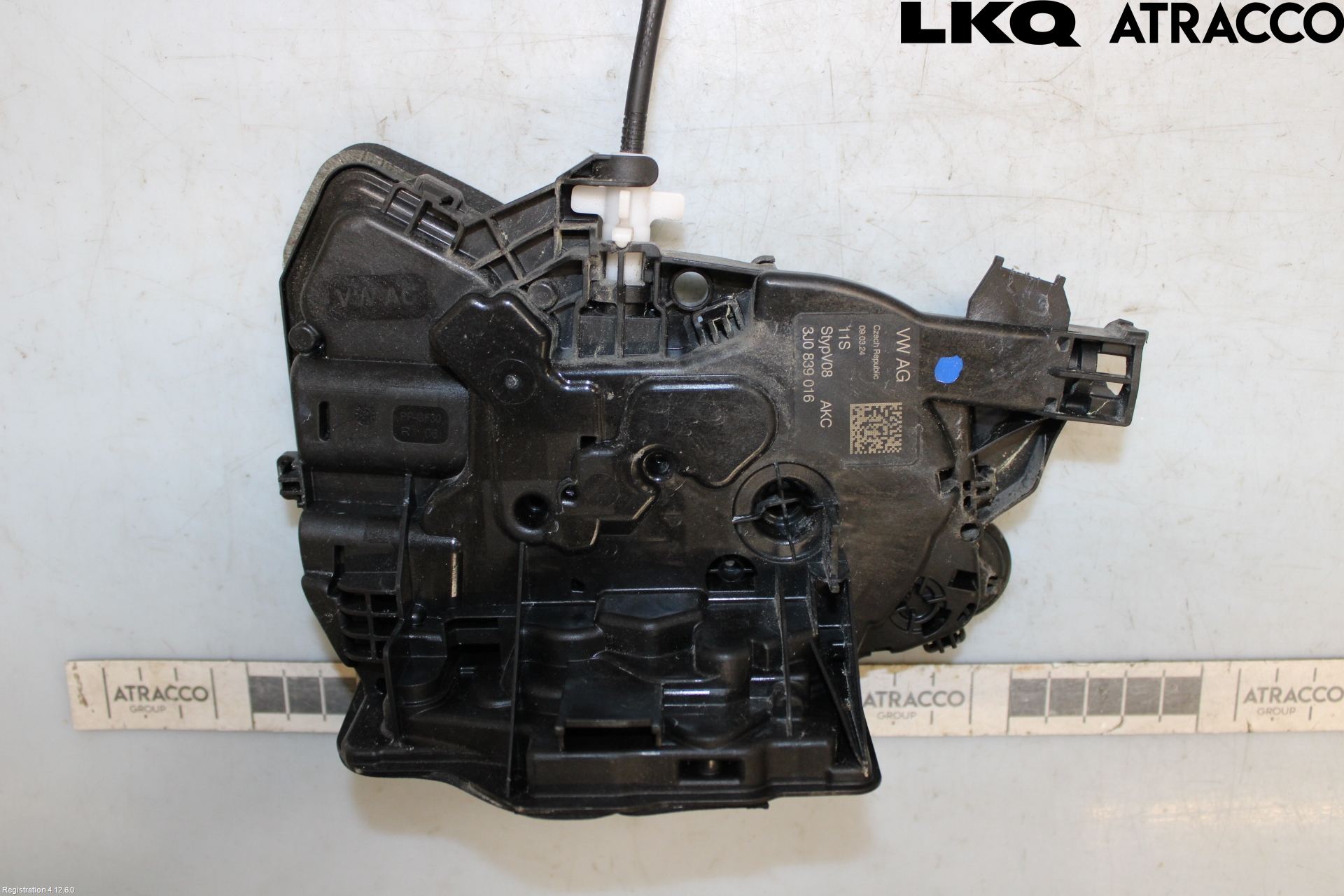Volkswagen VW PASSAT 24- Låskista-Dörrlås