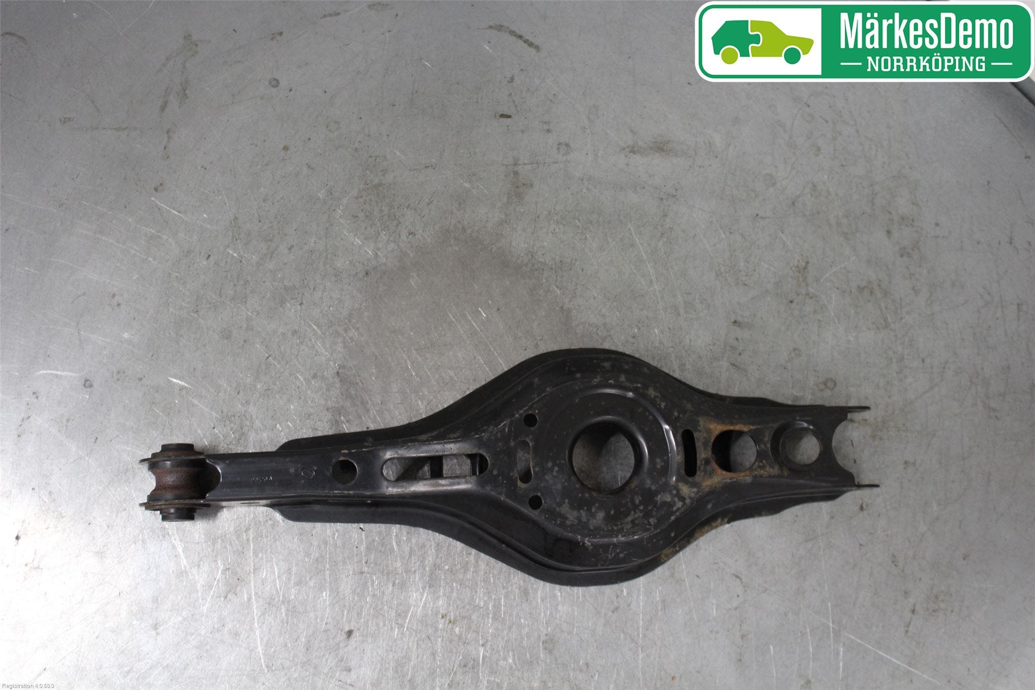 Toyota C-HR 16-23 Bärarm Bak Vänster