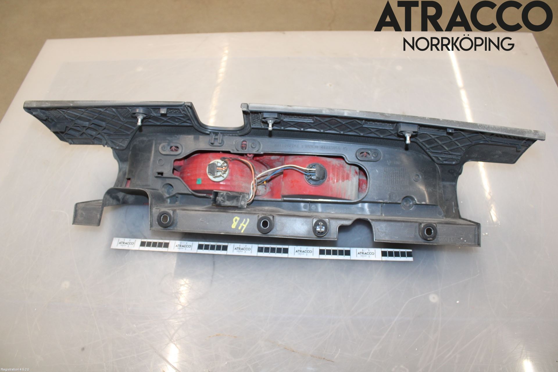 Opel VIVARO 01-14 Bakljus Höger