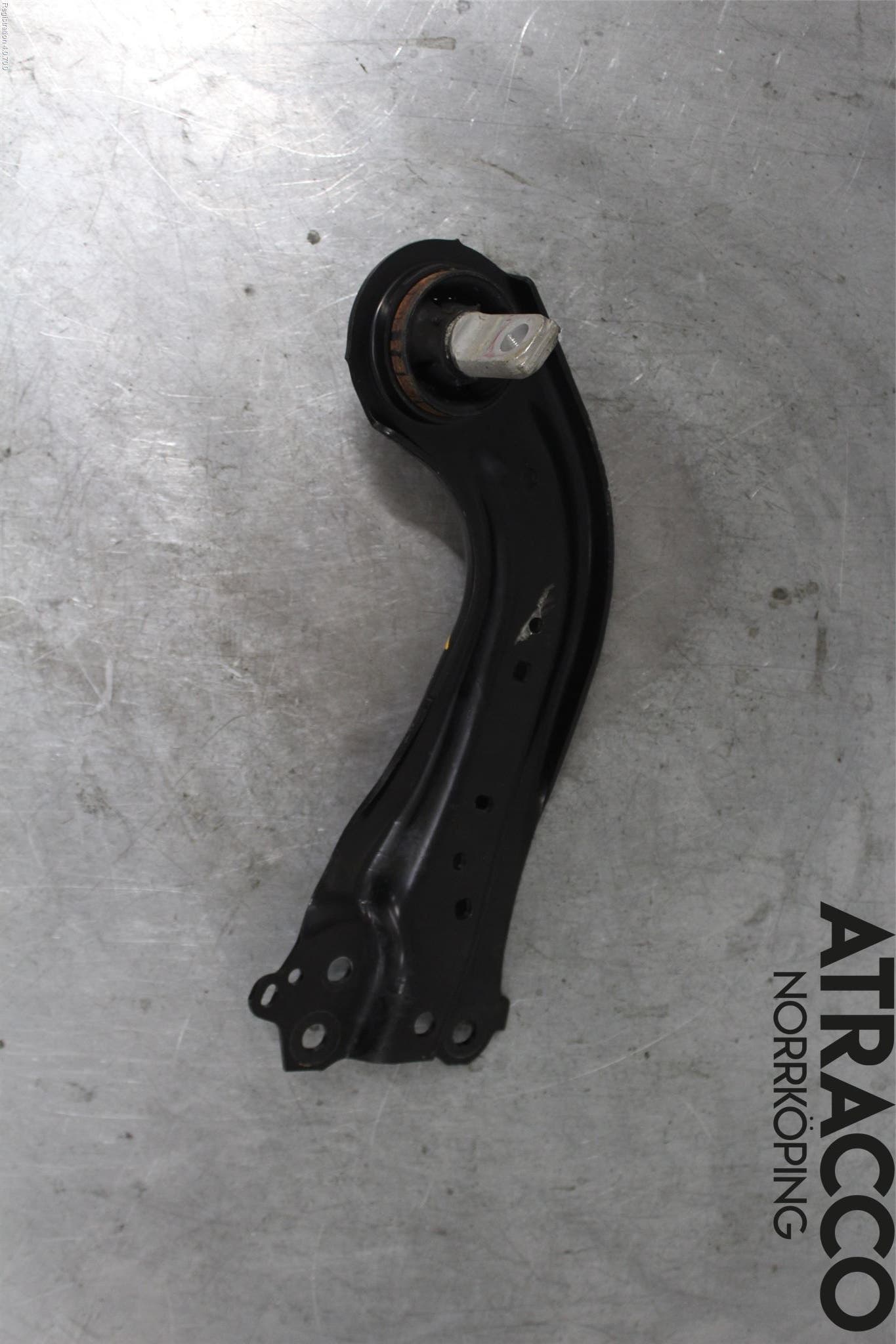 Toyota RAV4 19- Bärarm Bak Vänster