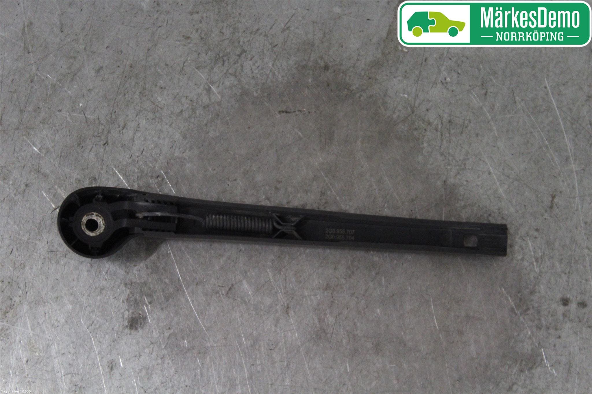 Volkswagen VW POLO VI 18->> Torkararm-Bakruta