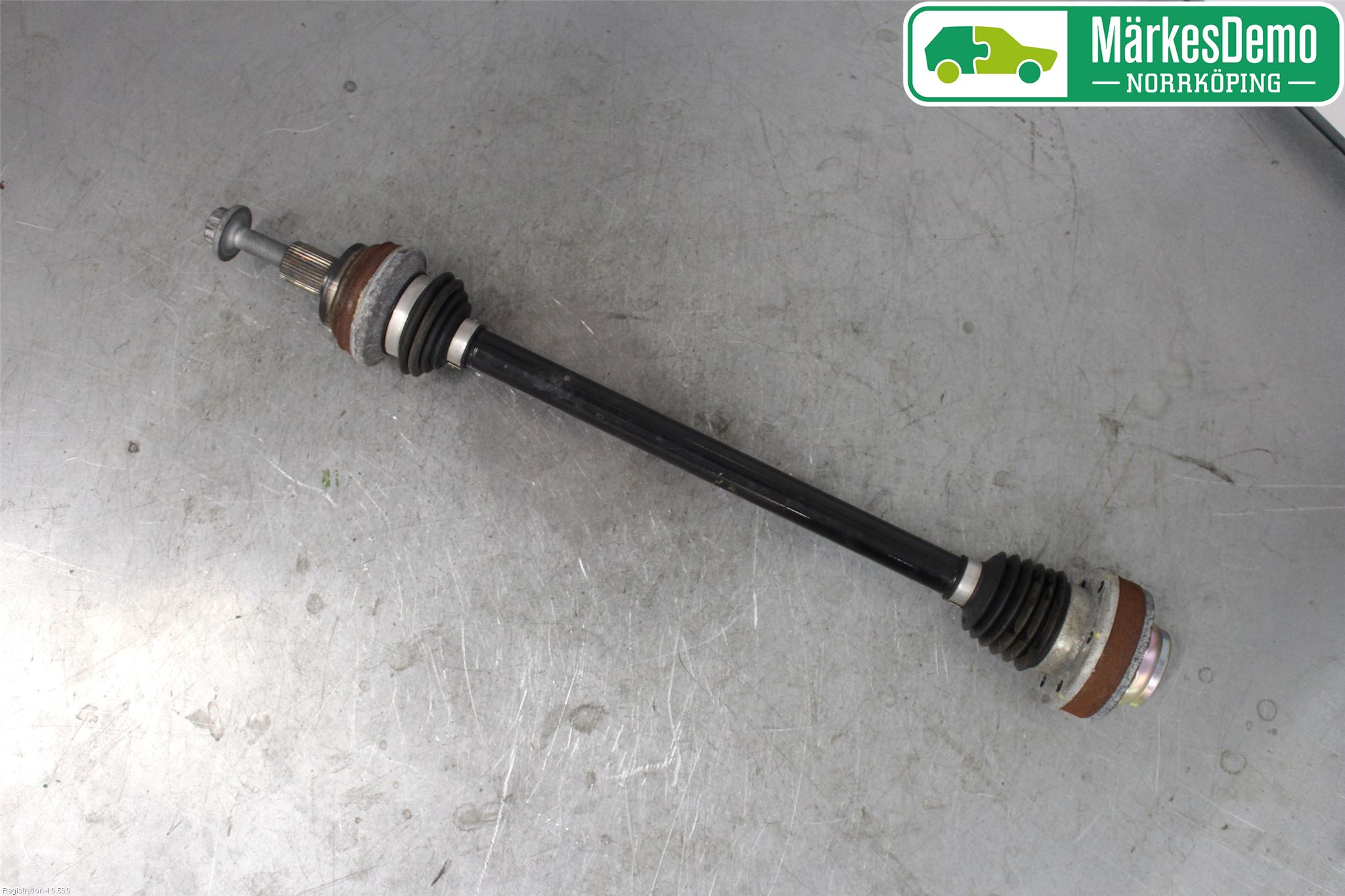 Volkswagen VW T-ROC 18- Drivaxel Bak Vänster