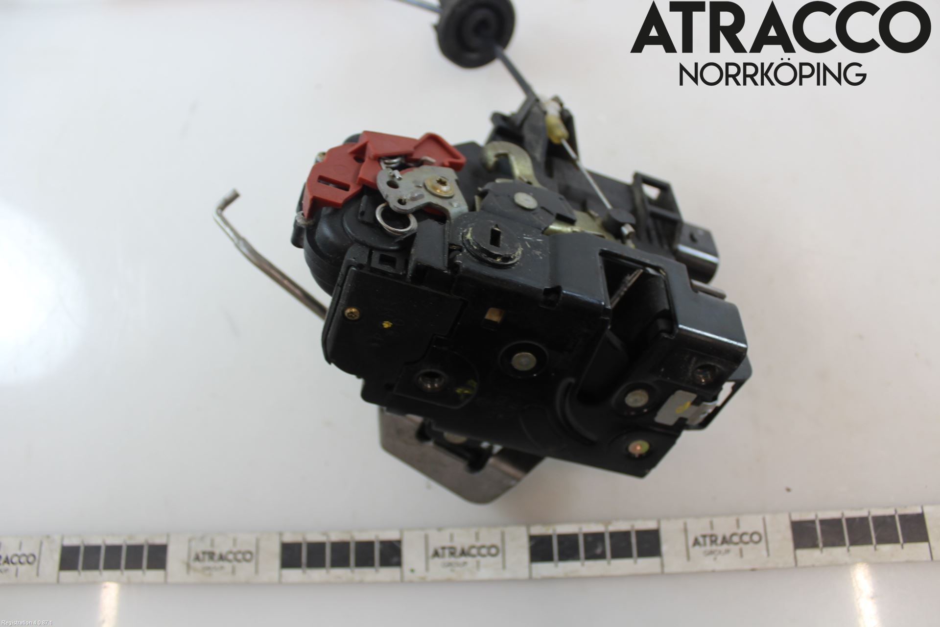 Audi A4/S4 01-05 Låskista-Dörrlås