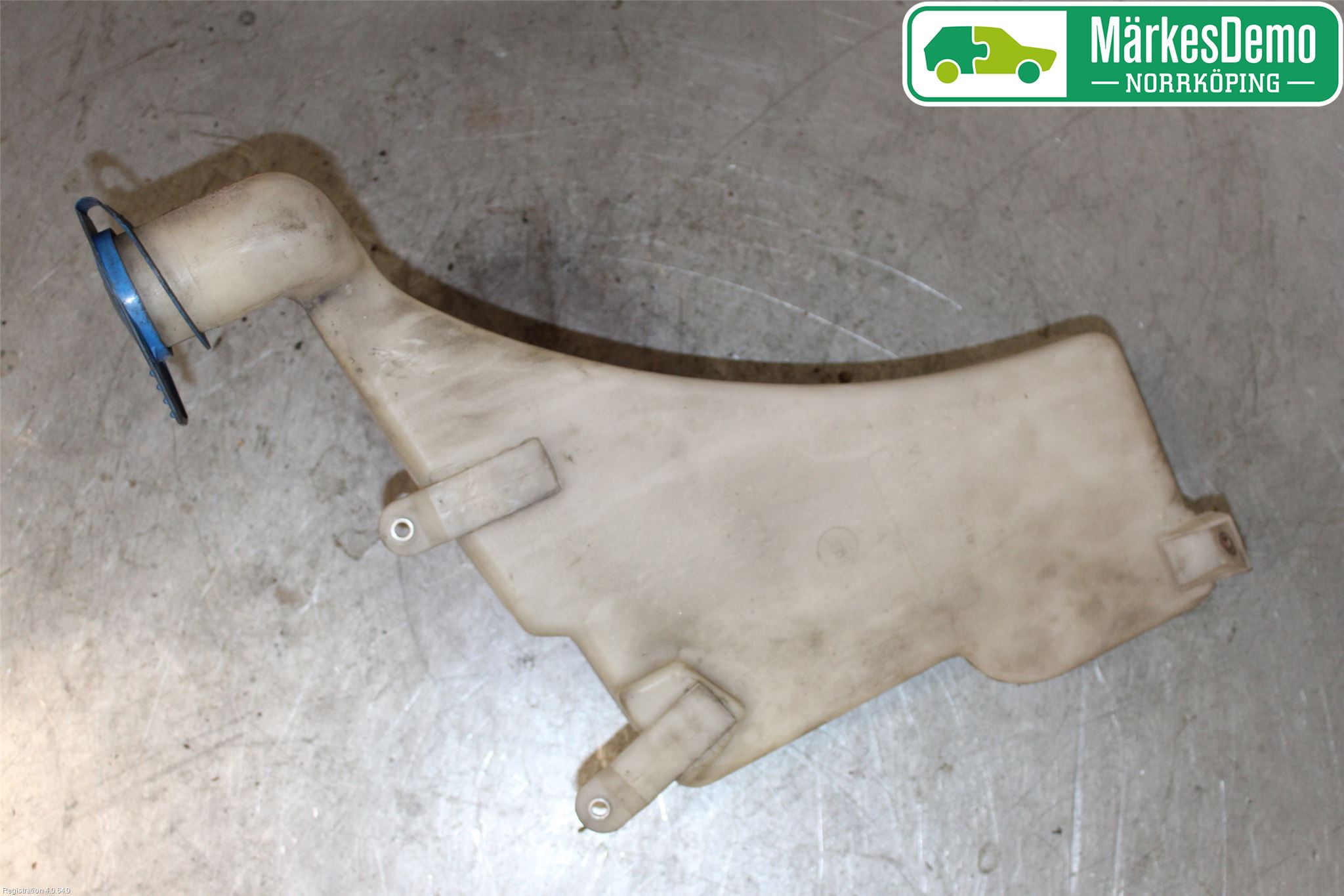 Audi A8/S8 4D 94-02 Spolartank Vindruta-Strål