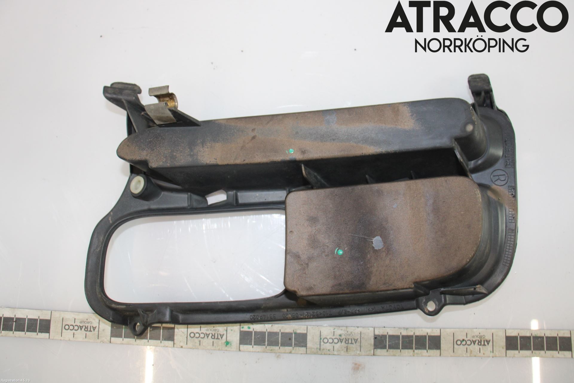 Toyota AVENSIS 03-06 Dimljussarg Fram