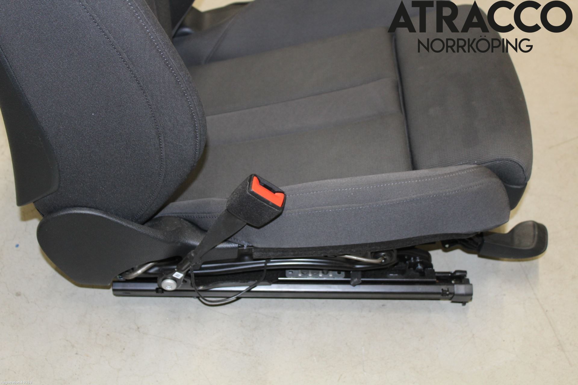 Audi A4/S4 B9 20- Inredning Stol Fram Vä