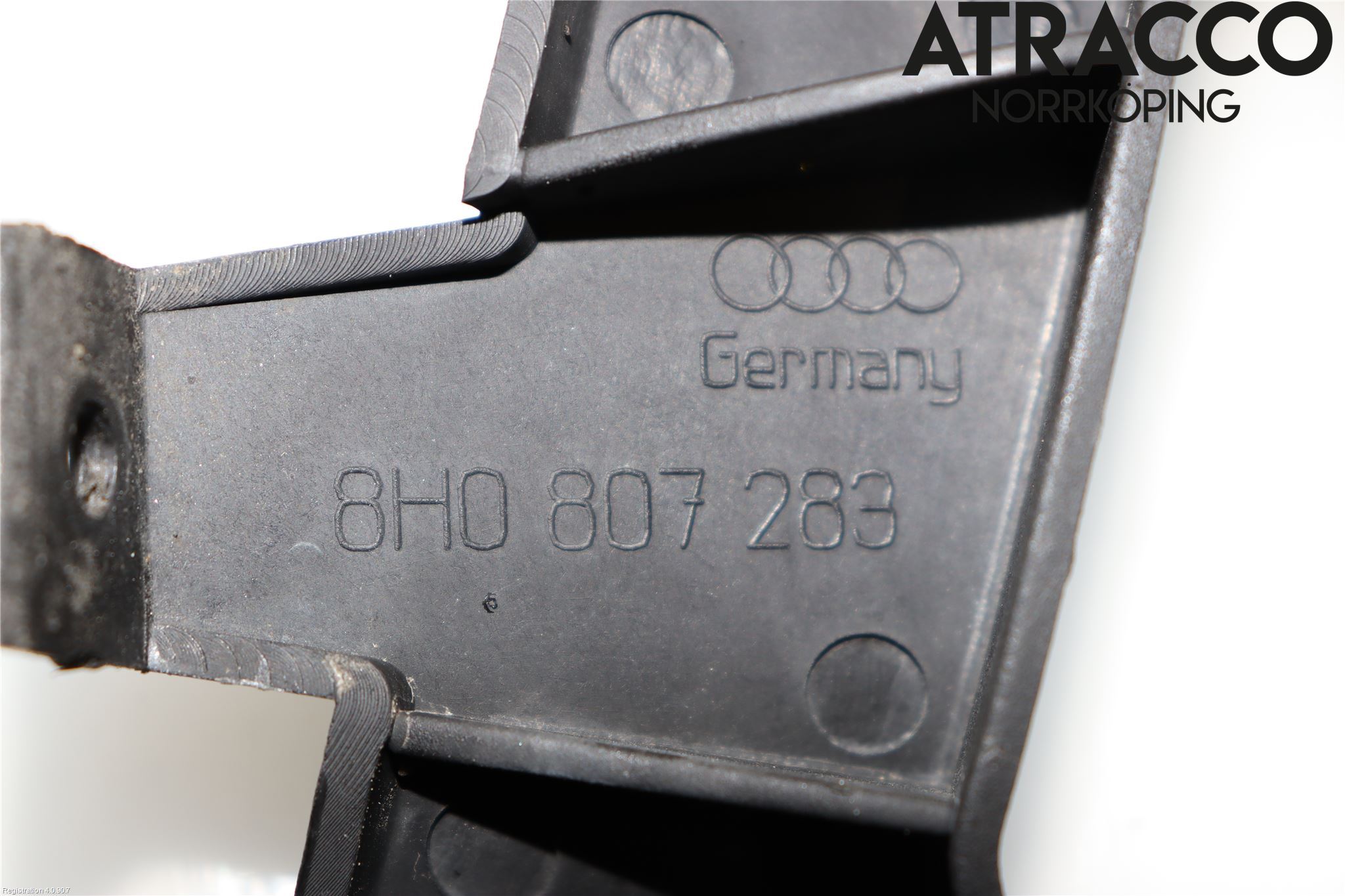 Audi A4/S4 01-05 Stötfångarfäste Fram Vä