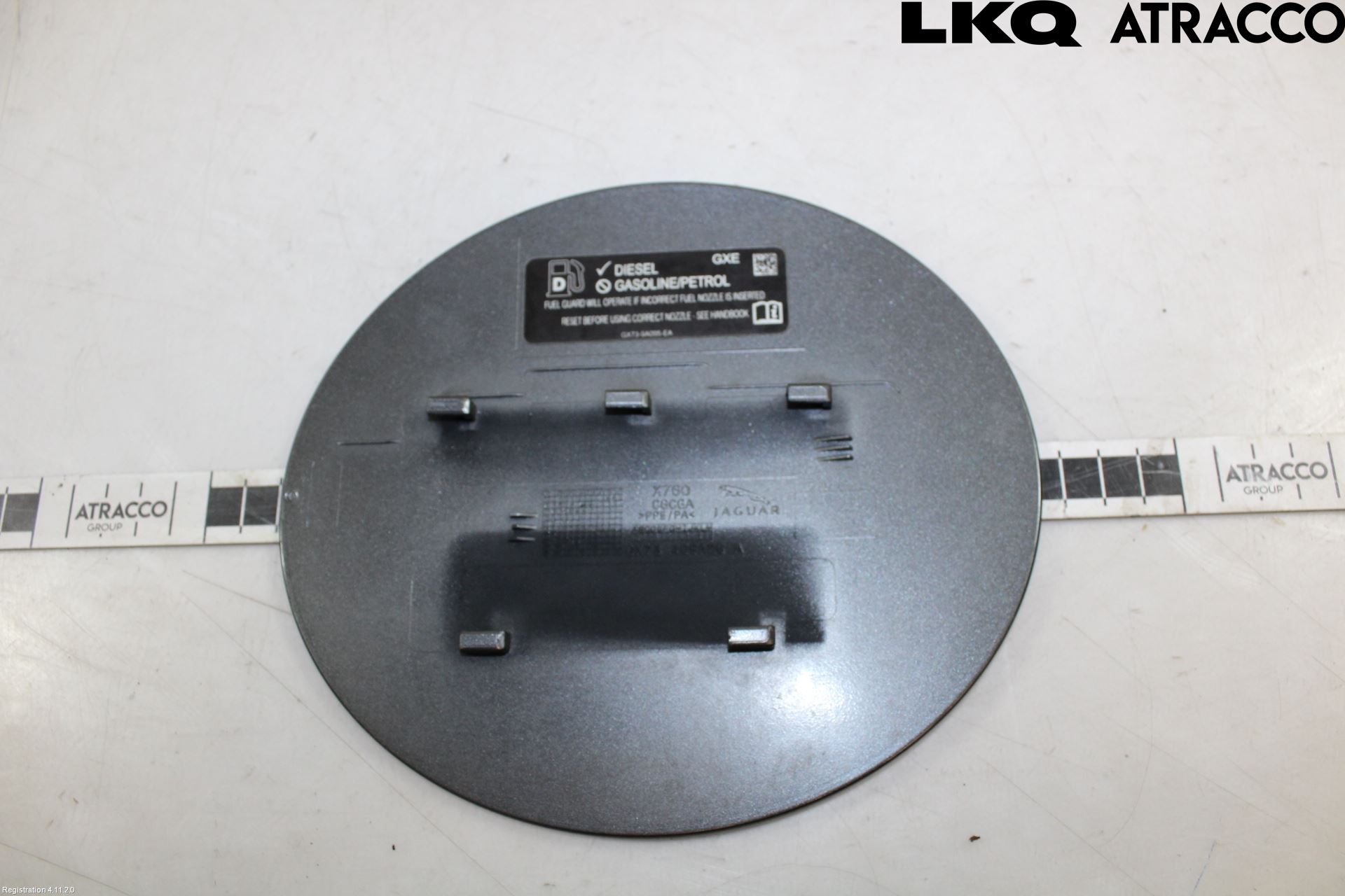 Jaguar XE (X760) 15-24 Tanklucka