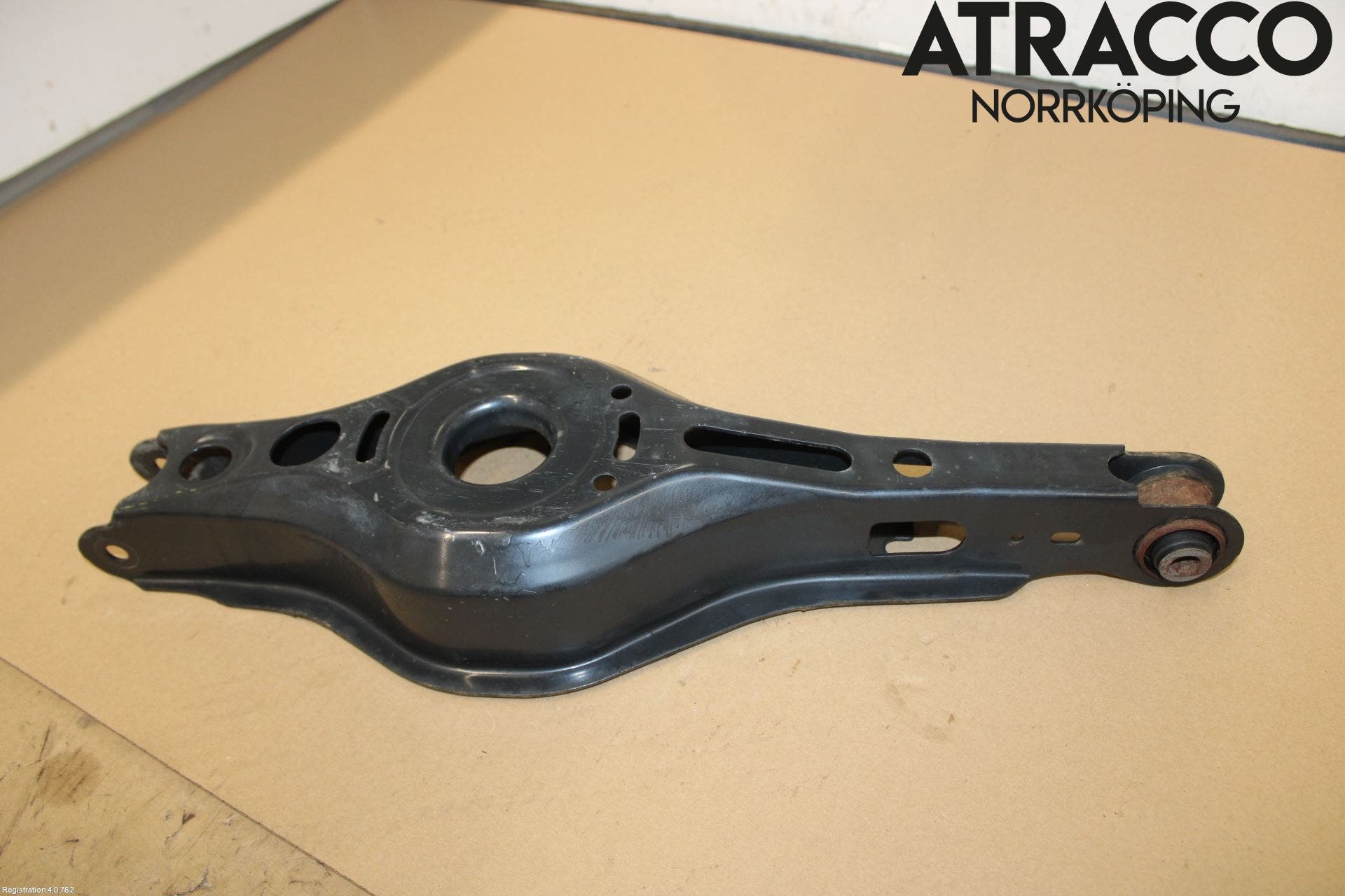 Toyota COROLLA 19- Bärarm Bak Höger