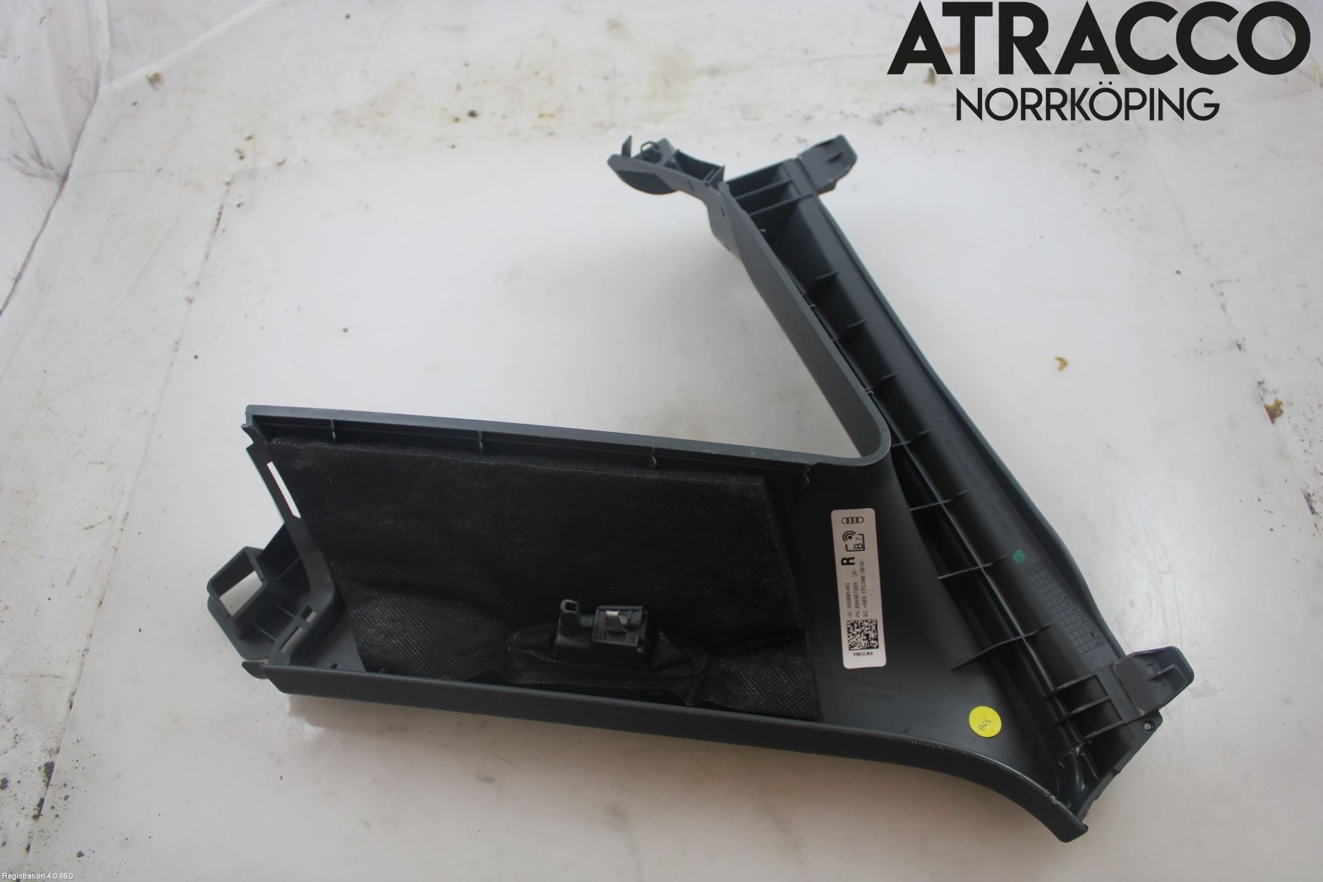 Audi Q4 E-TRON FZ 22- Inr Plastd A-B-C Stolpe