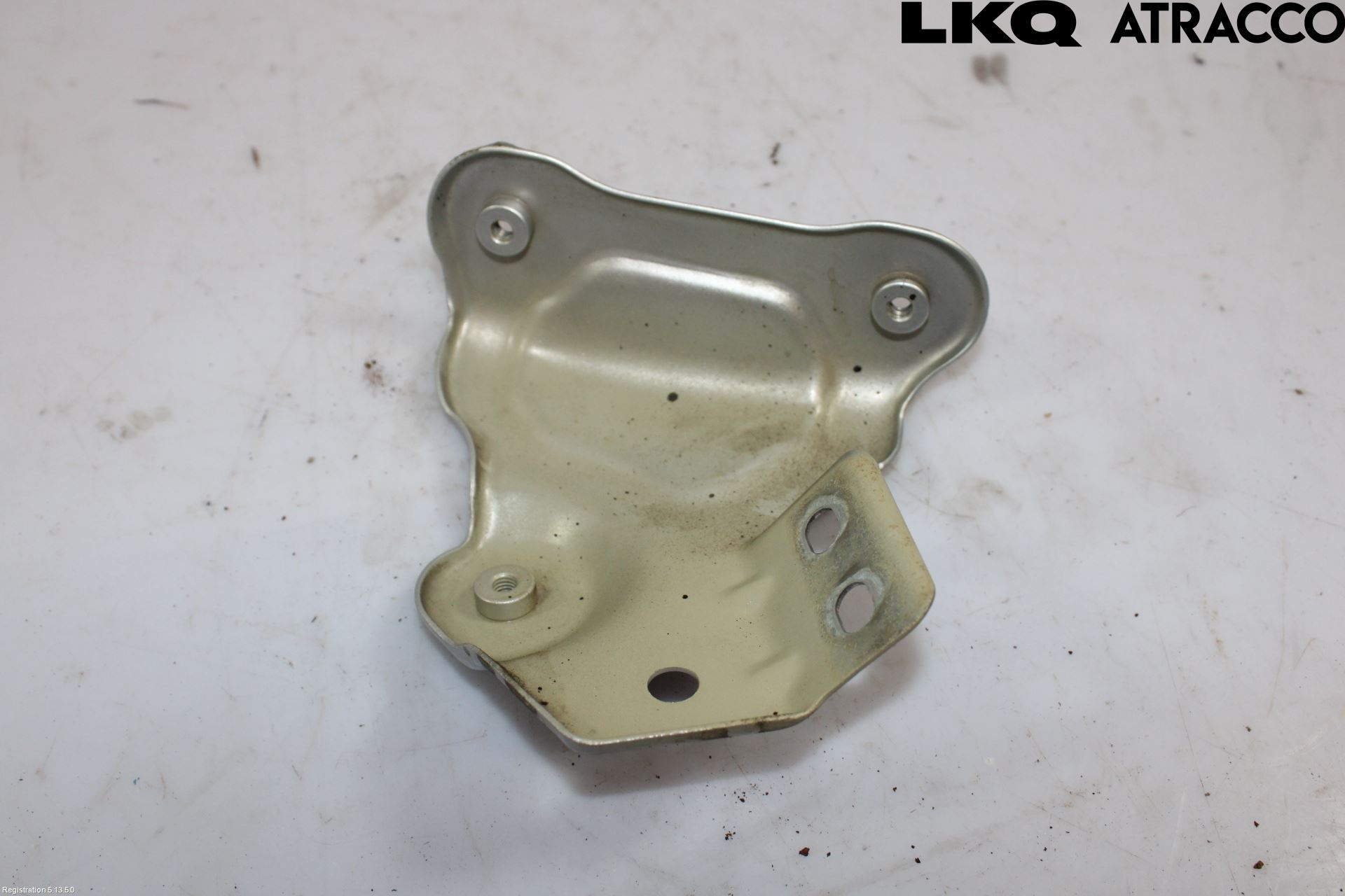 Skoda FABIA 15-21 Skärmfäste Fram Hö