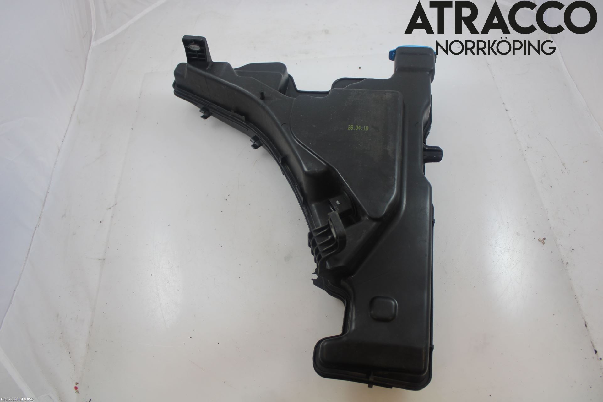 Audi A4/S4 B9 16-19 Spolartank Vindruta-Strål