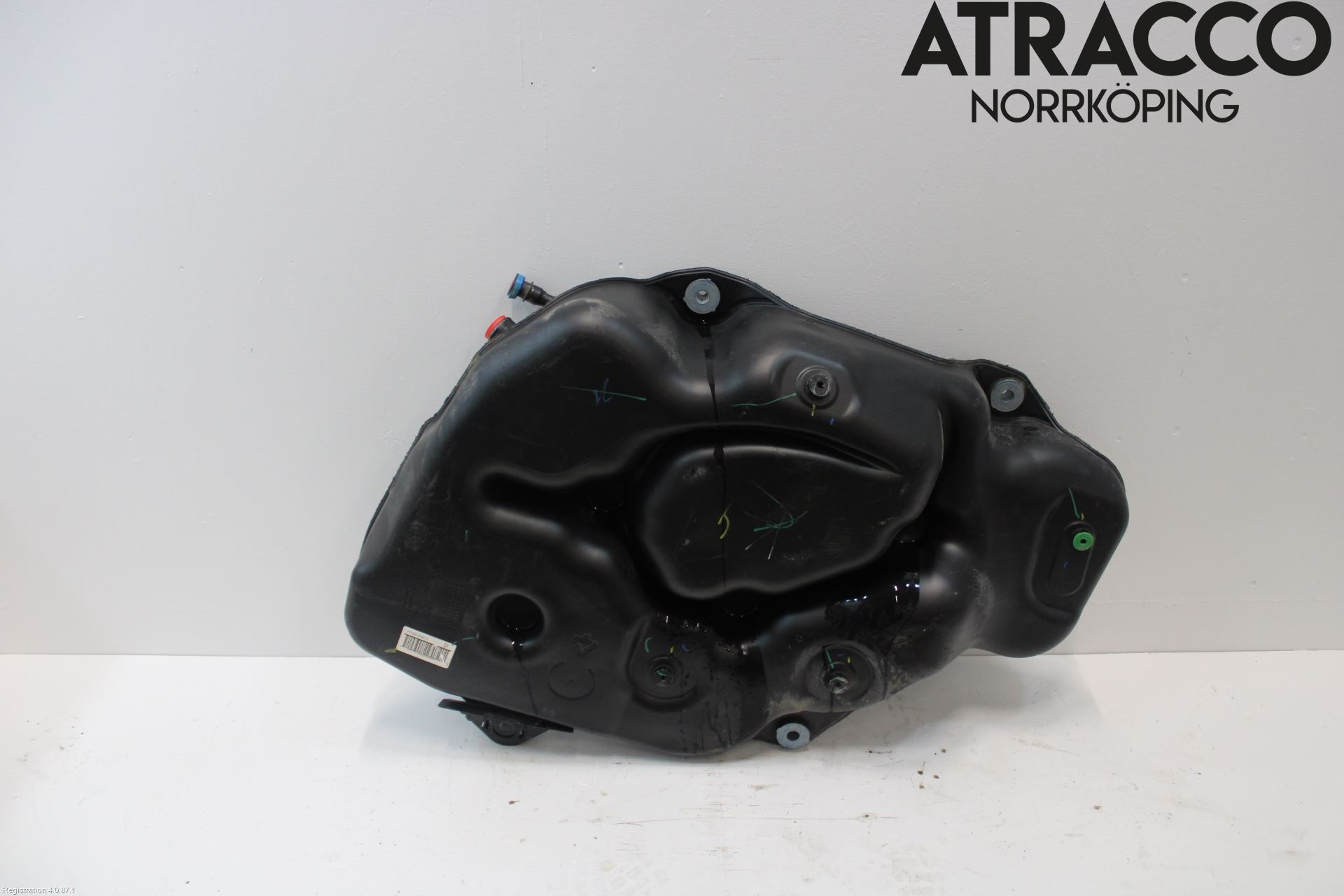 Toyota C-HR 16-23 Bränsletank Insprutning