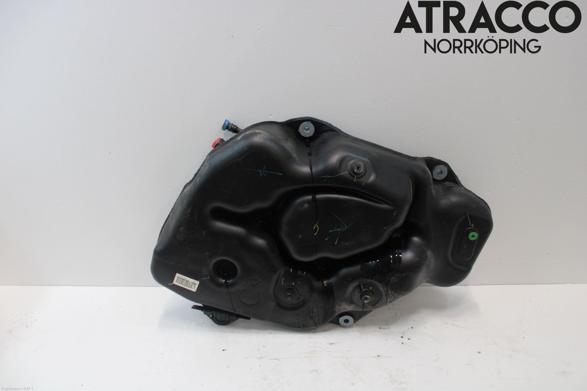 Toyota C-HR 16-23 Bränsletank Insprutning