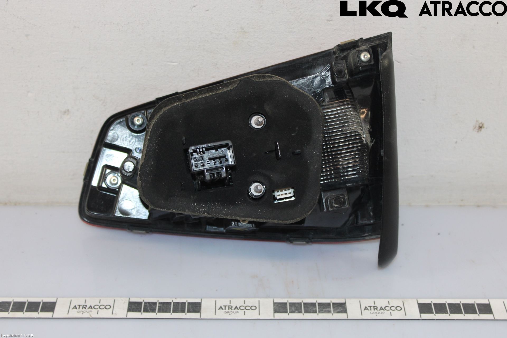 Volkswagen VW PASSAT 15-19 Bakljus Lucka Vä