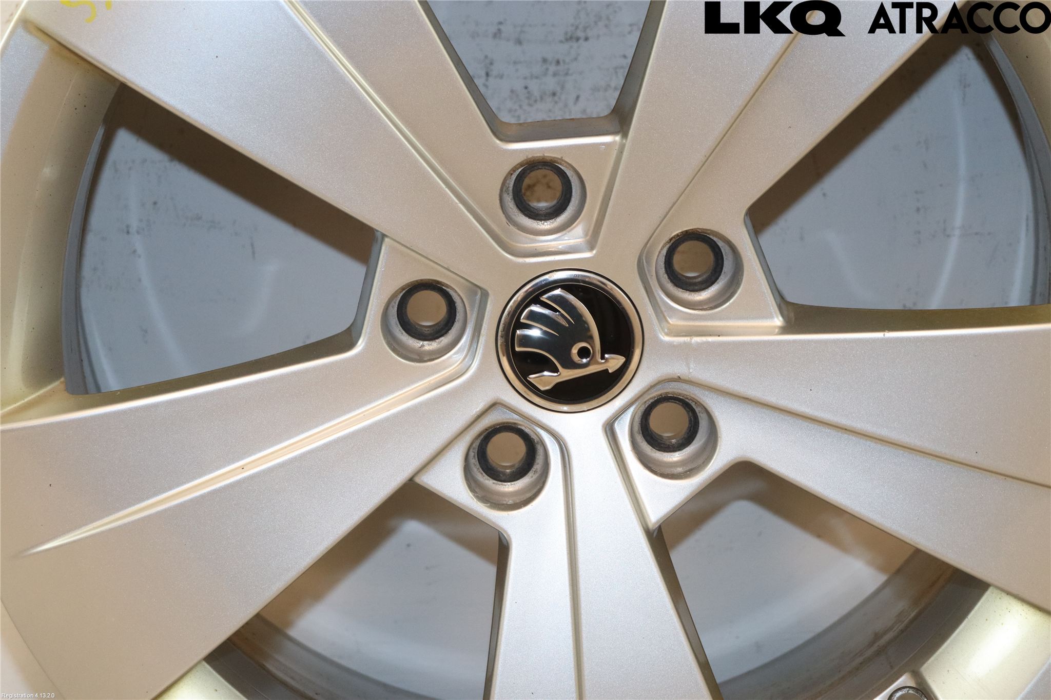 Skoda SUPERB 16-24 Fälg Aluminium