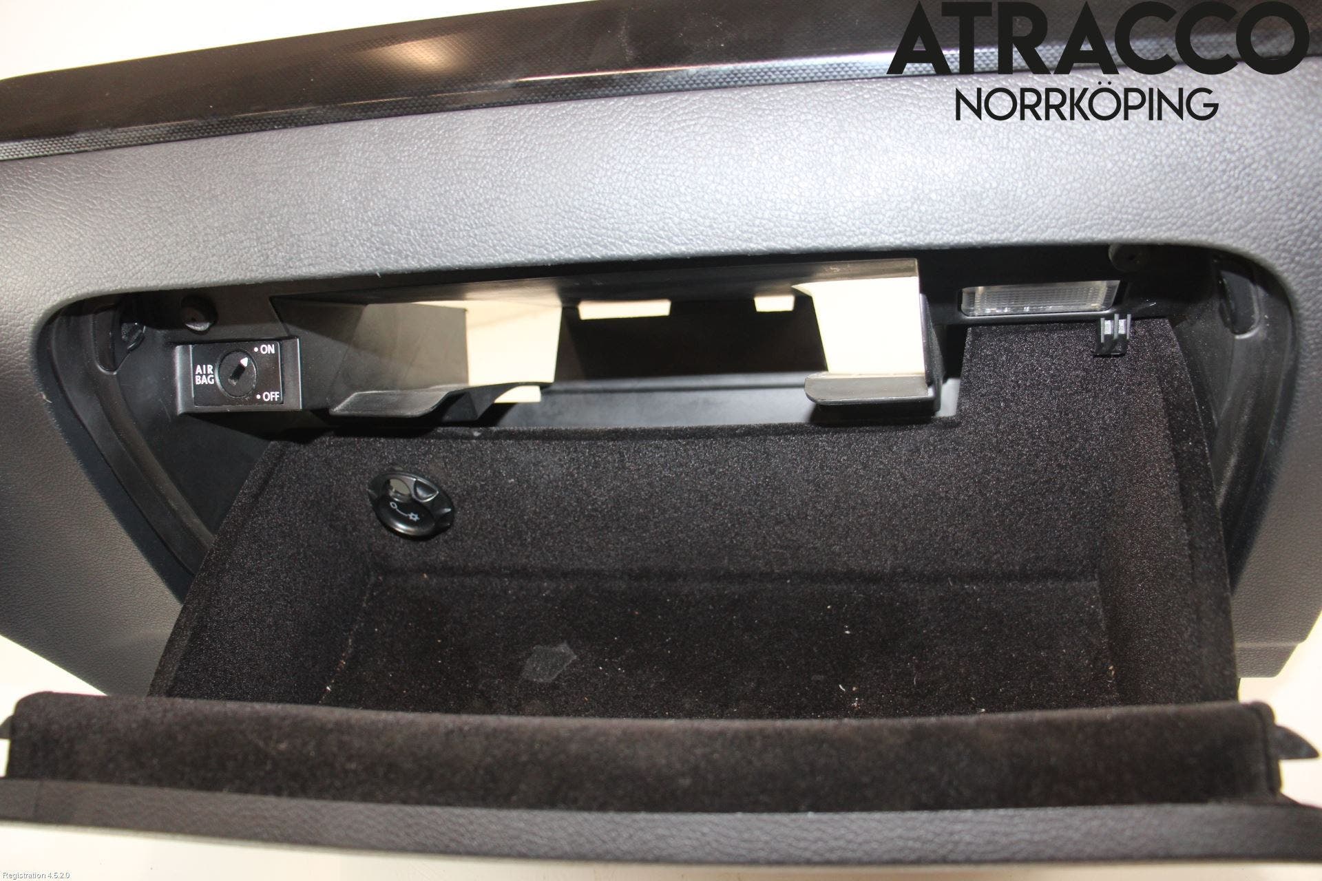 Volkswagen VW GOLF VI 09-13 Handskfack