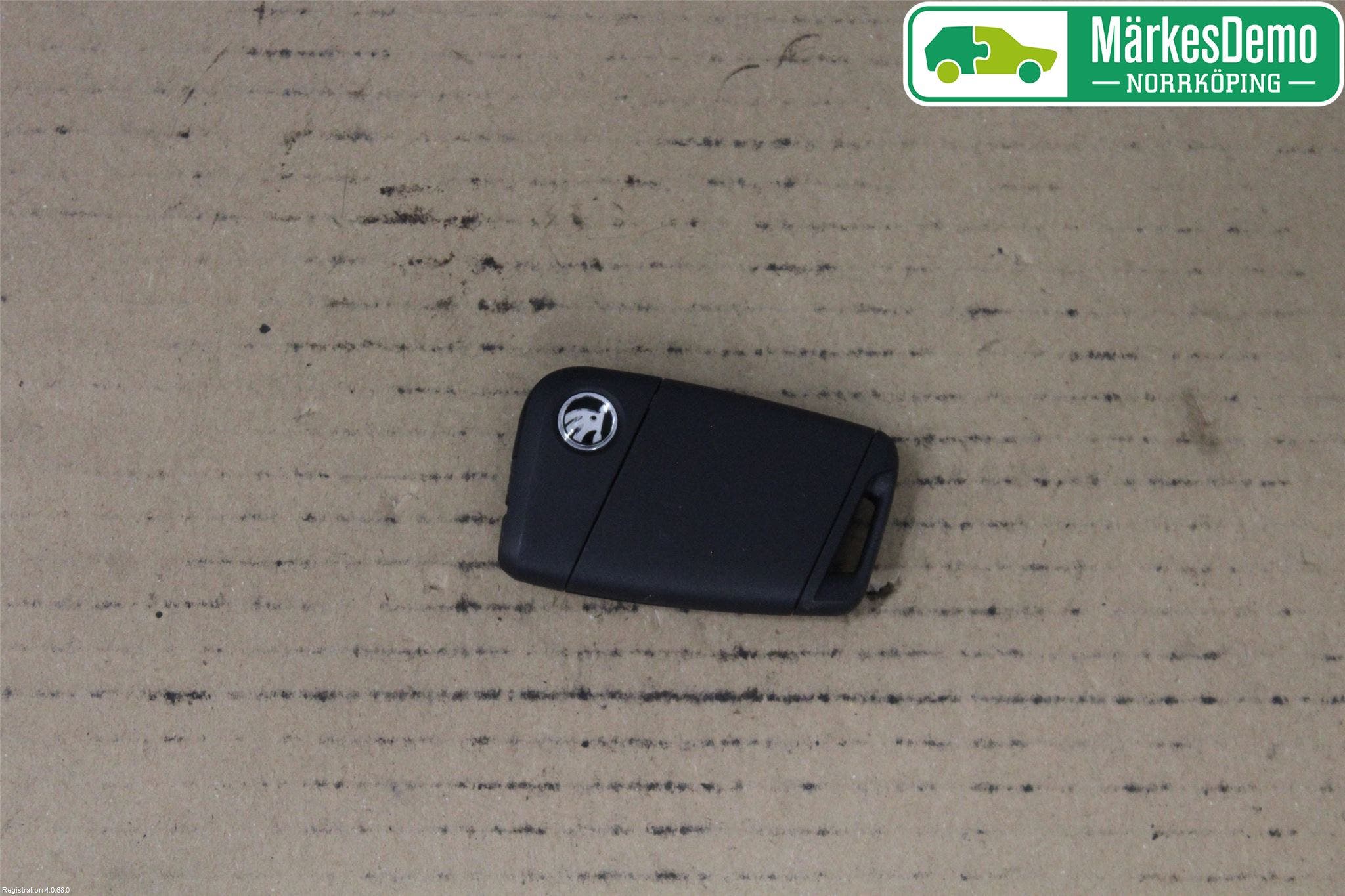 Skoda SUPERB 16-24 Fjärrkontroll Larm-Centrallås