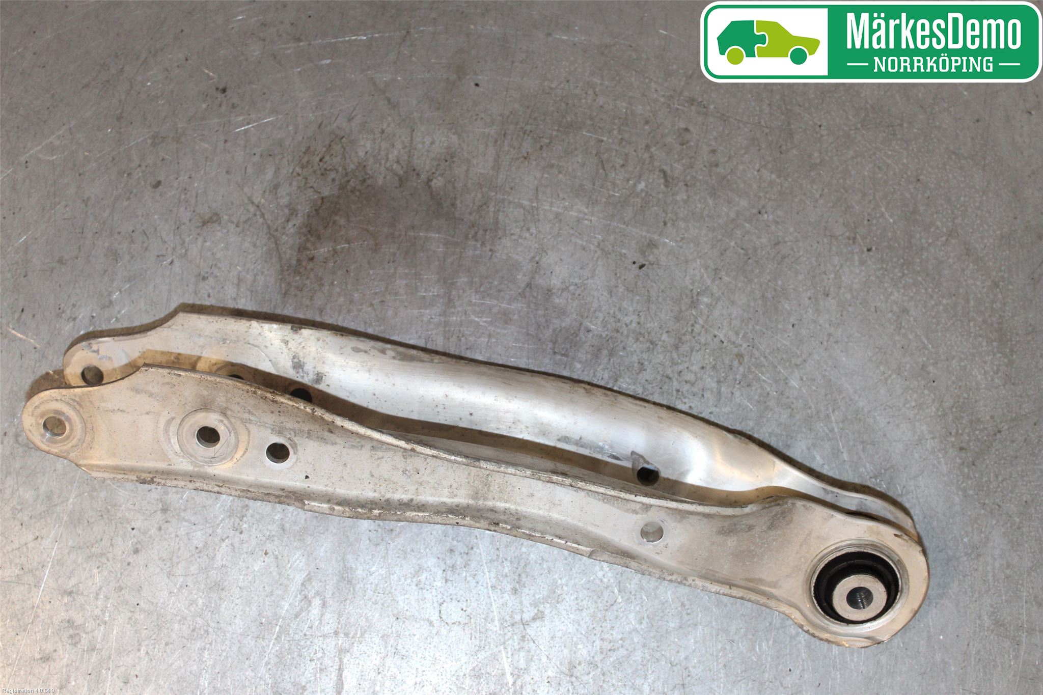 Audi A4/S4 B9 16-19 Bärarm Bak Höger