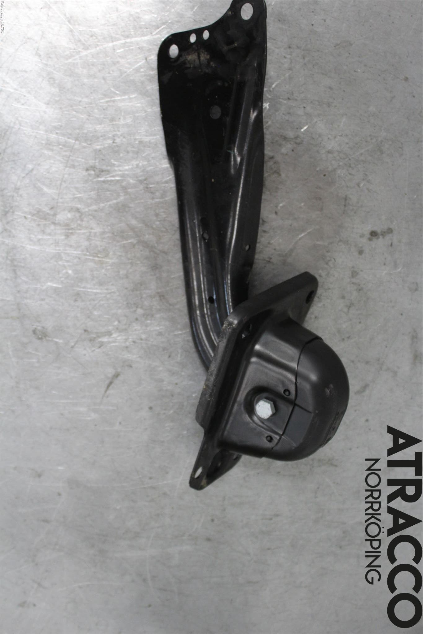 CUPRA ATECA 19- Bärarm Bak Höger