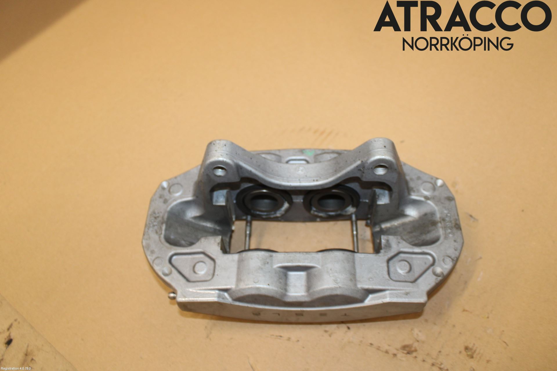 Tesla MODEL 3 17- Bromsok Fram Höger