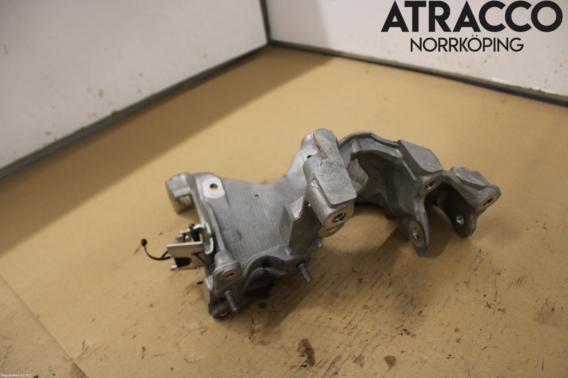 Audi A4/S4 B9 20- Framvagnsbalk