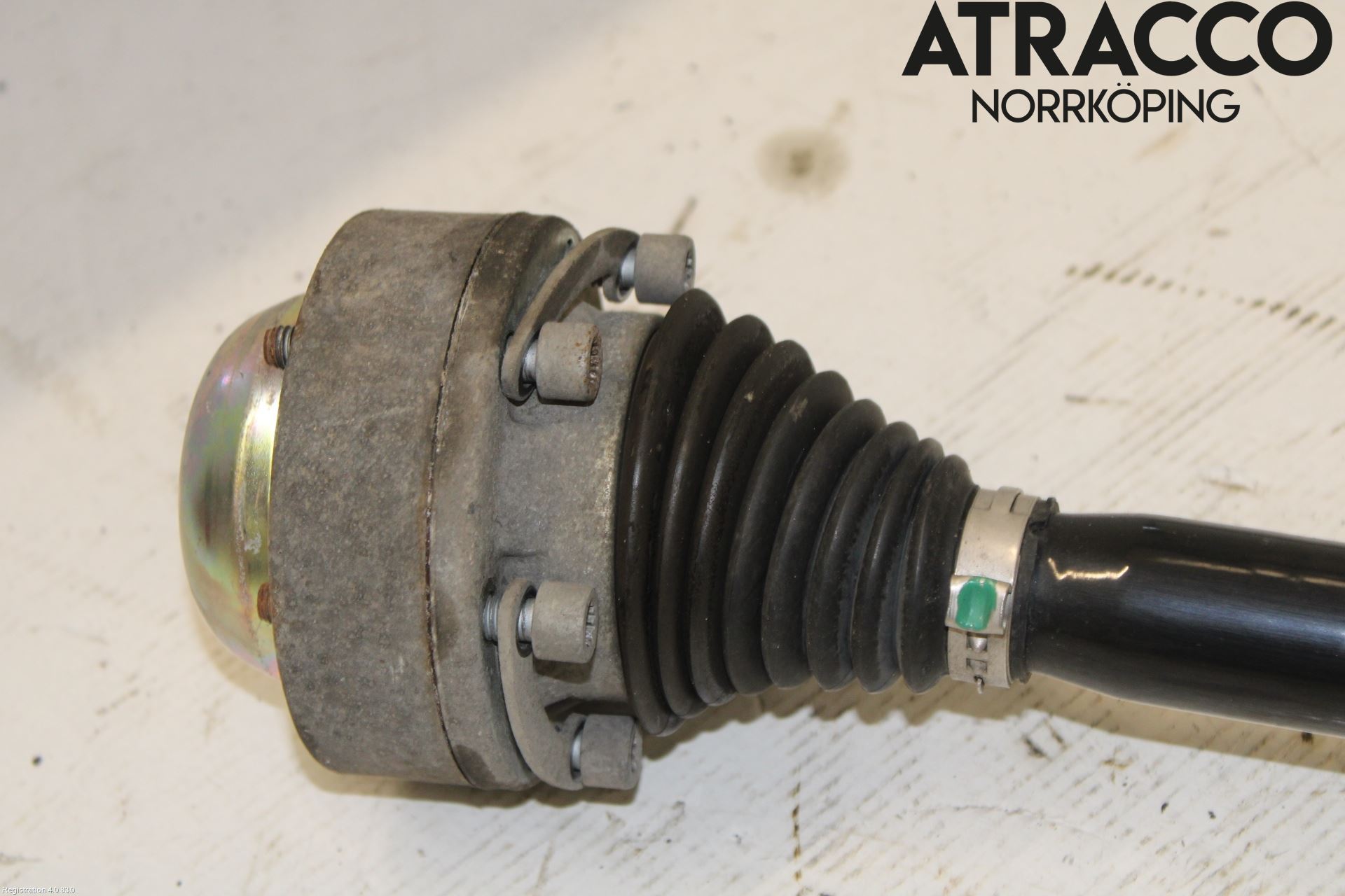 Audi A4/S4 B9 16-19 Drivaxel Bak Höger