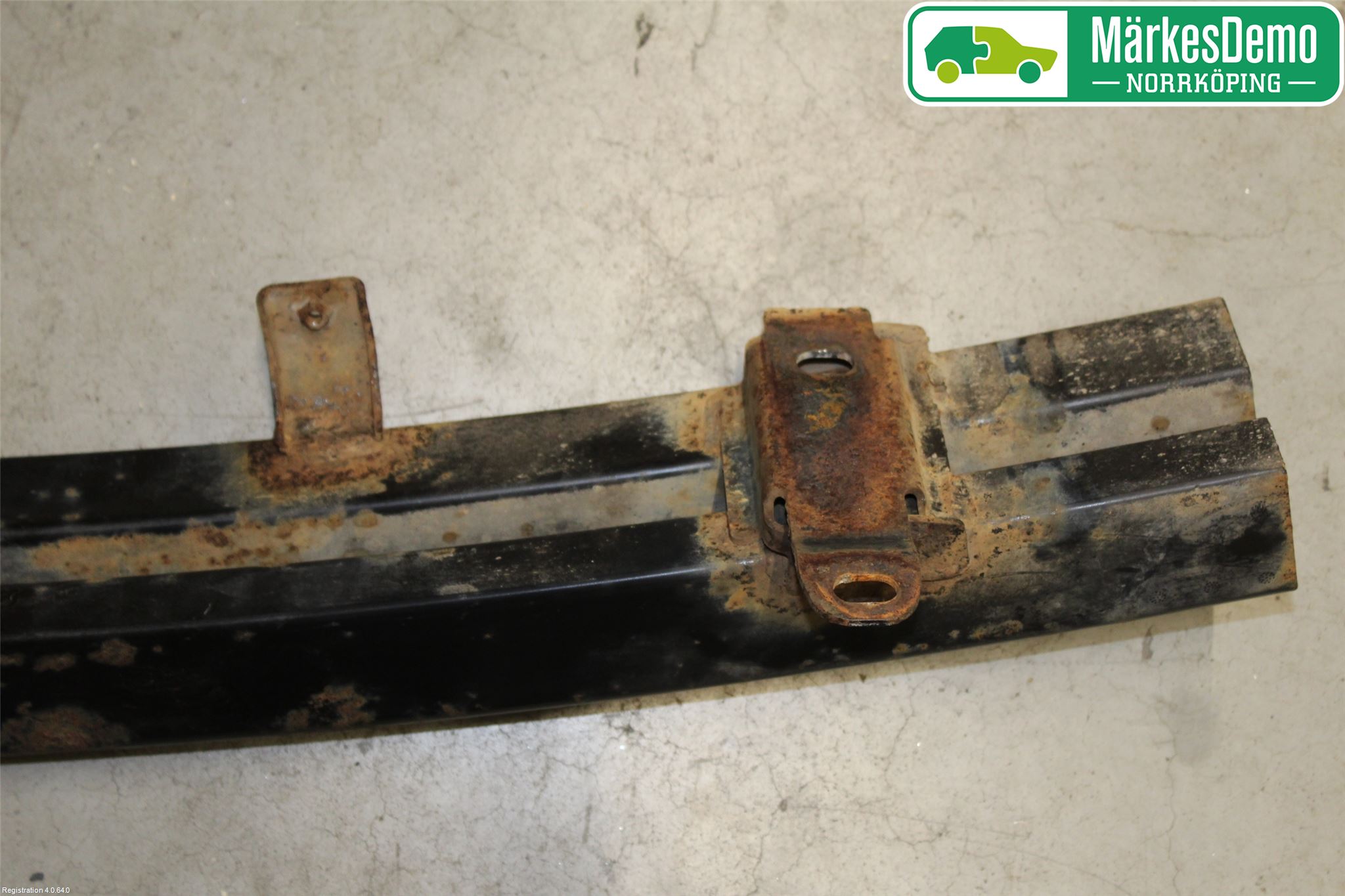 Nissan NAVARA 05-16 Stötfångarbalk Fram