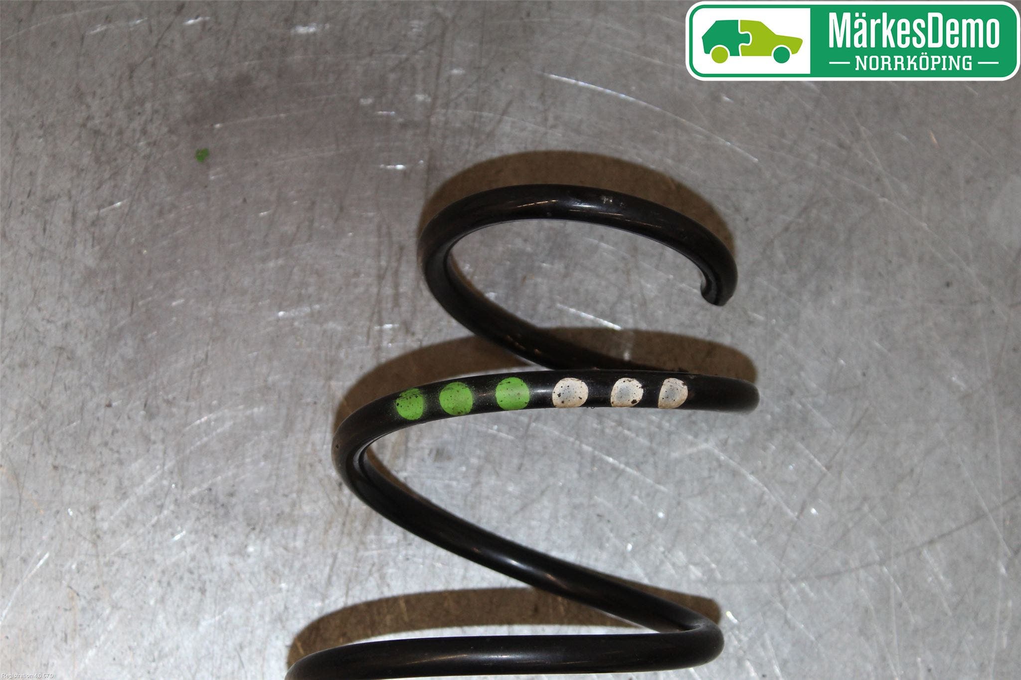 Volkswagen VW POLO 10-17 Fjäder Fram